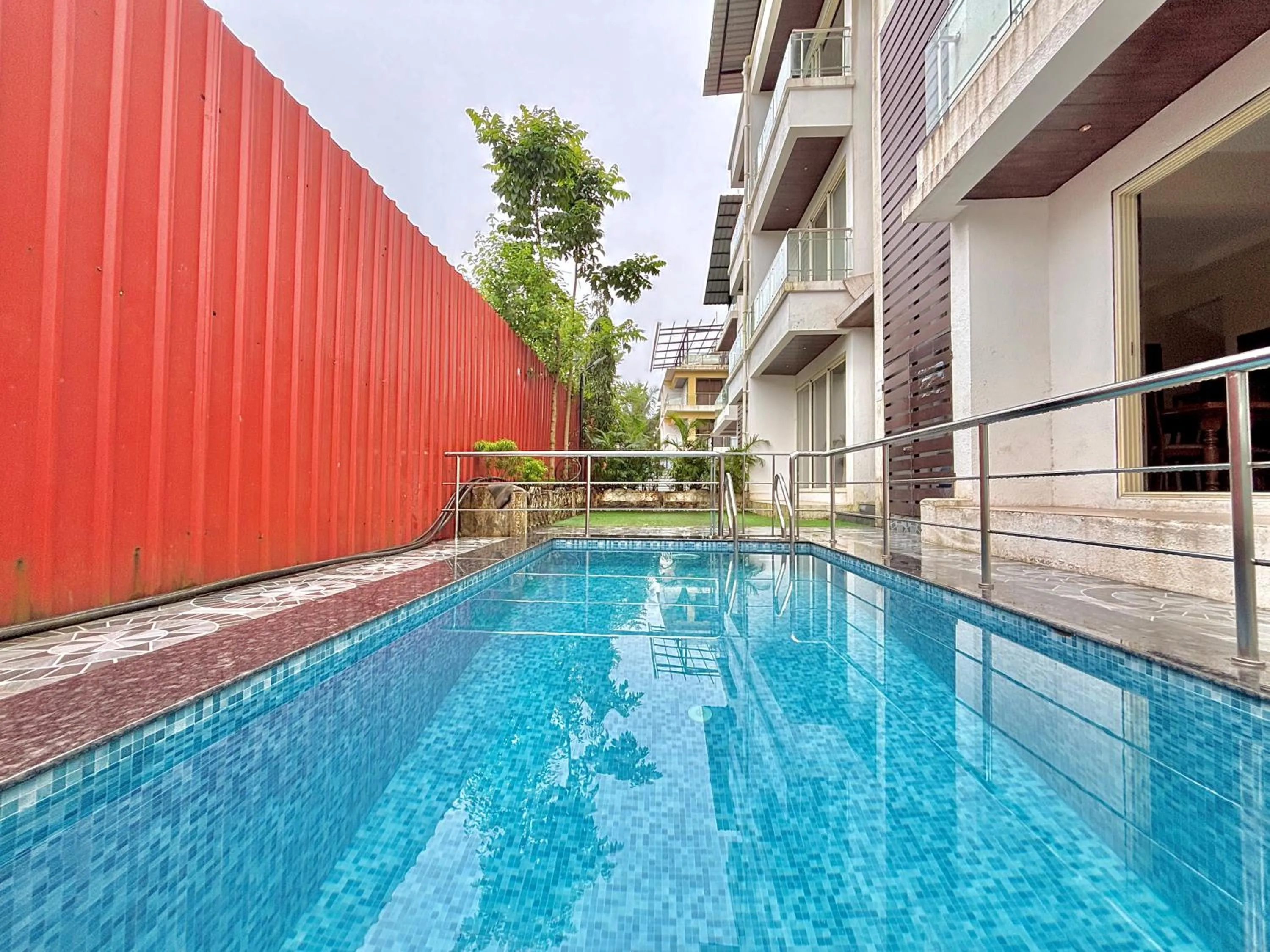 Swimming pool in Misty Blues Resort & Villas