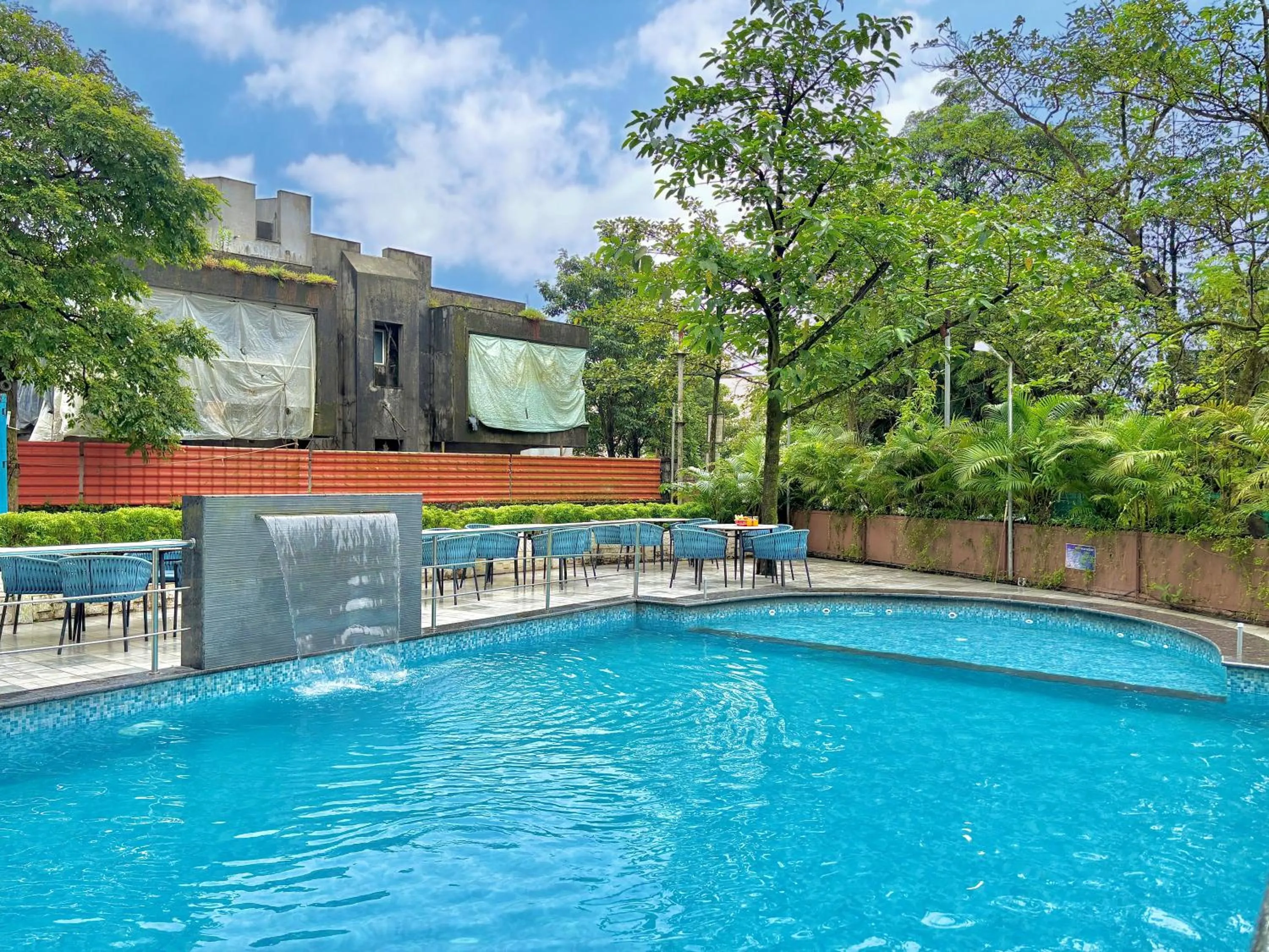 Misty Blues Resort & Villas