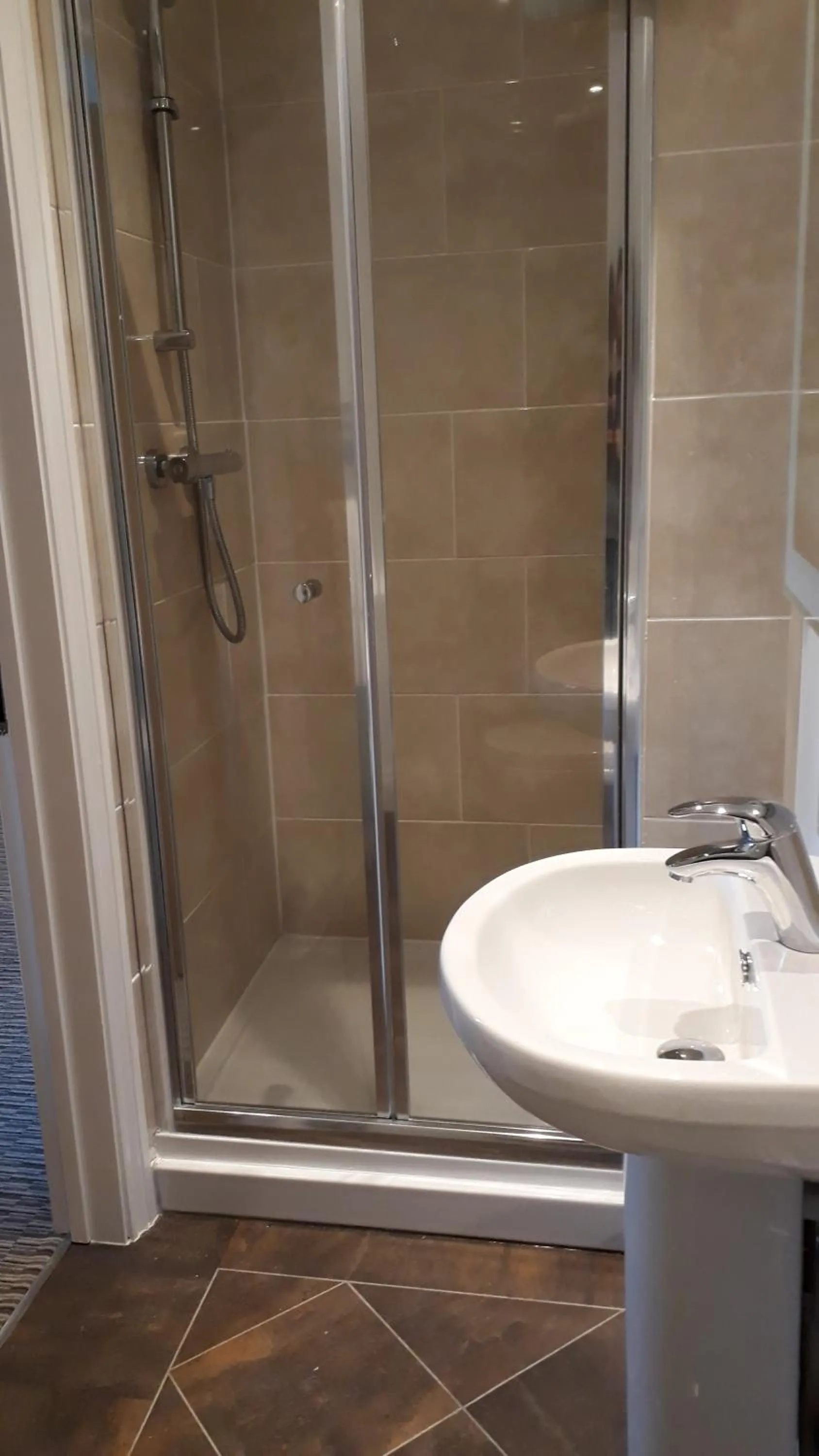 Shower in Best Western Priory Hotel