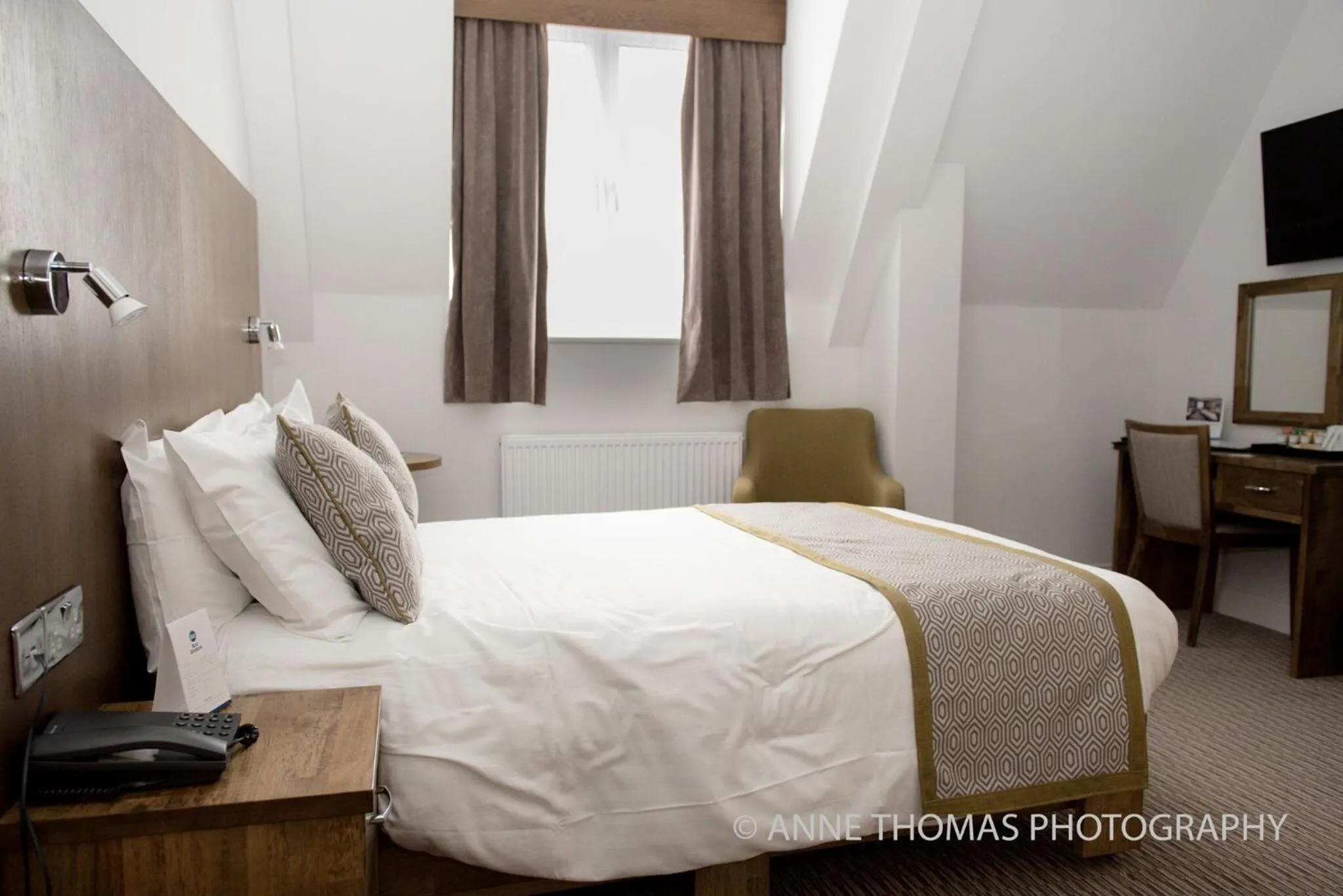 Bed in Best Western Priory Hotel