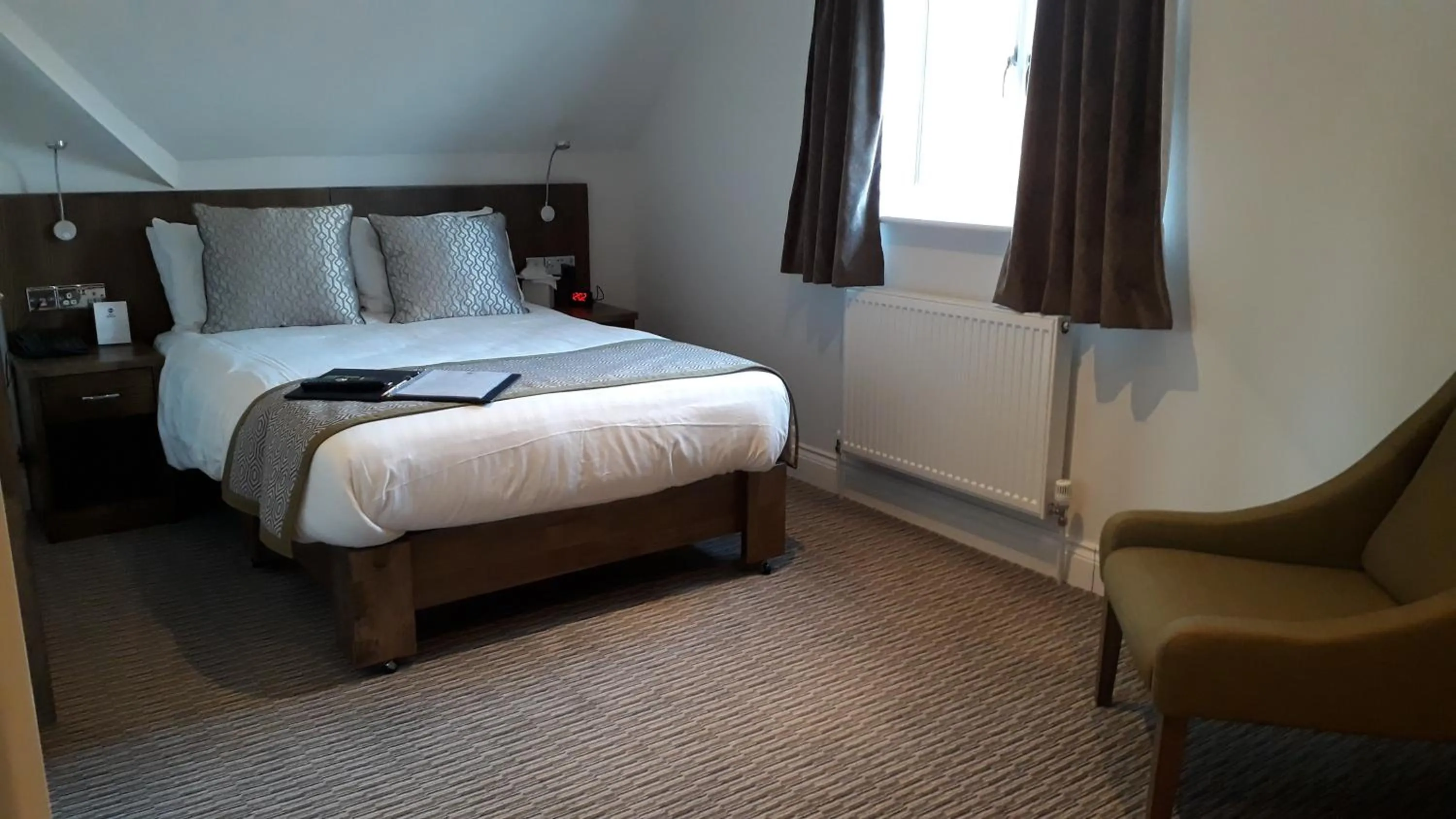 Bed in Best Western Priory Hotel