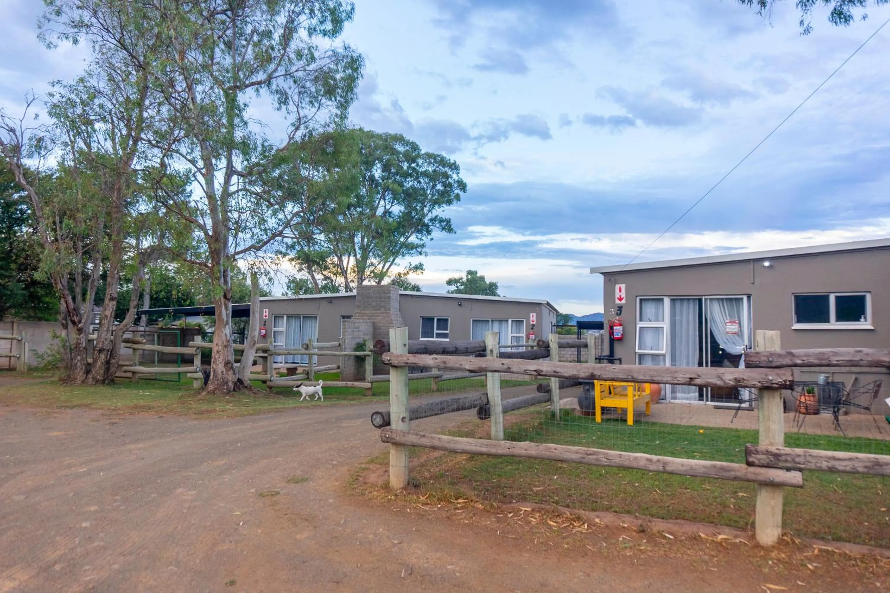 Property building in Amberdale Estate Self Catering
