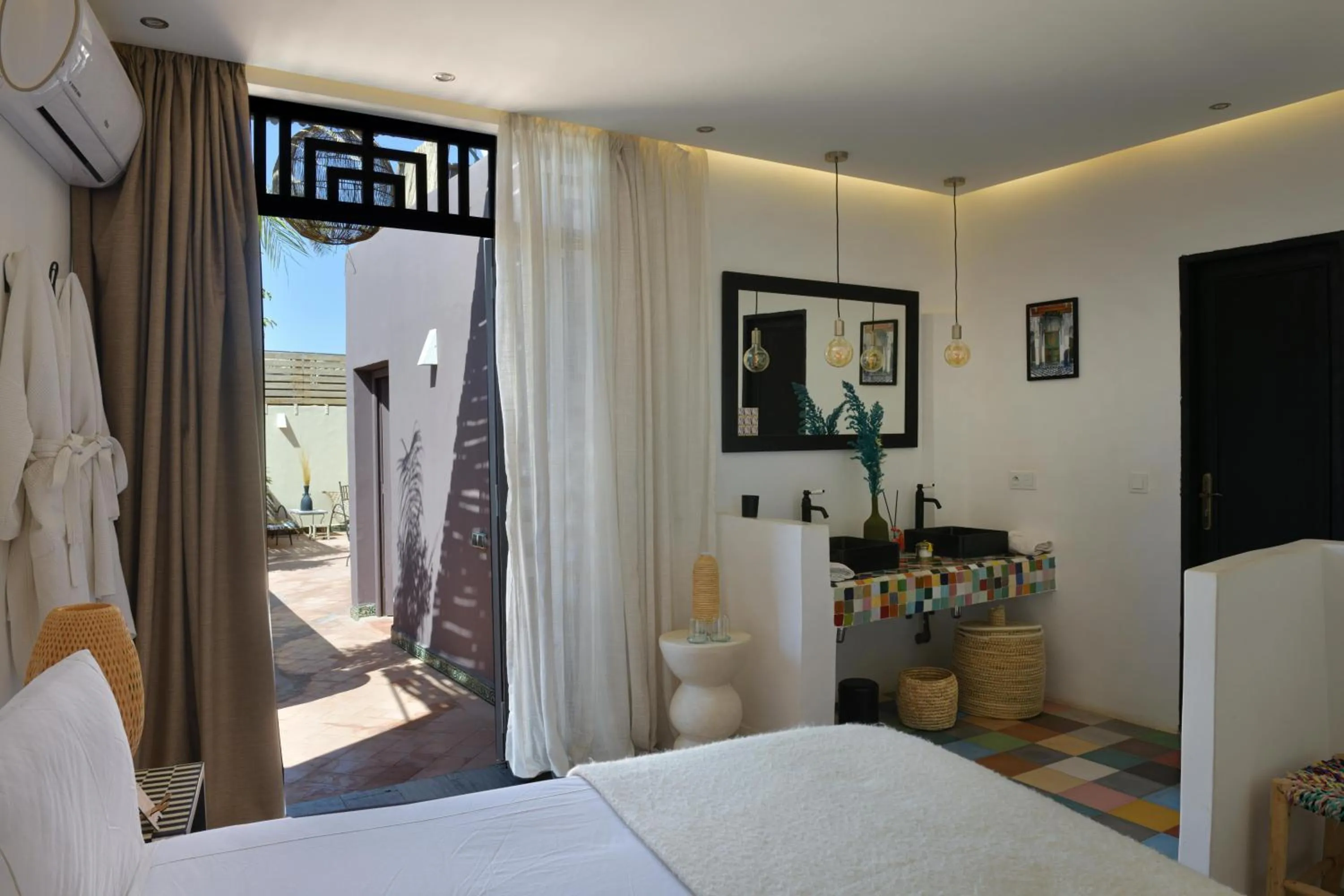 Bed in Riad Palau Marrakech