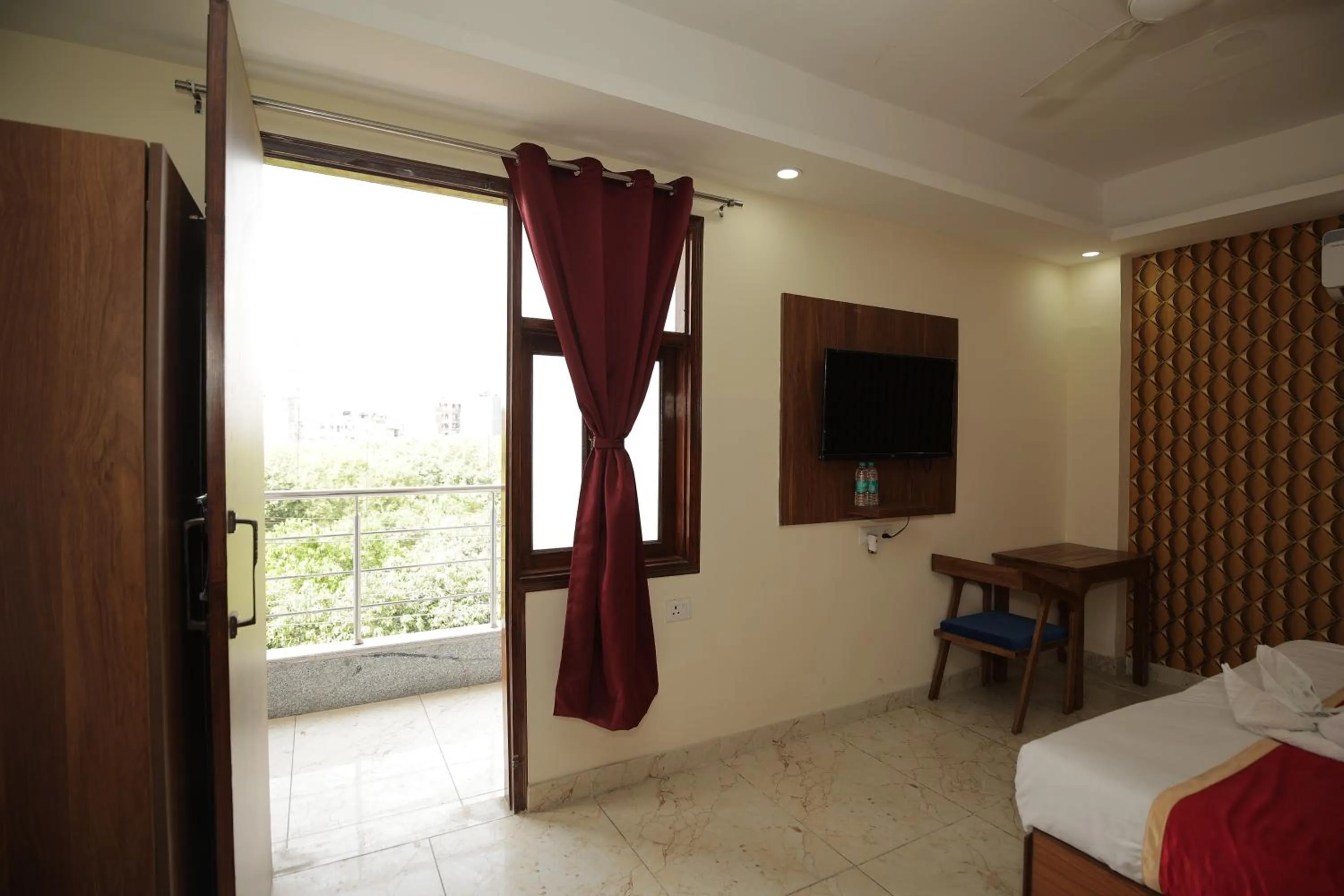 Balcony/Terrace, Bed in Hotel The Anvi Residency Sector 122