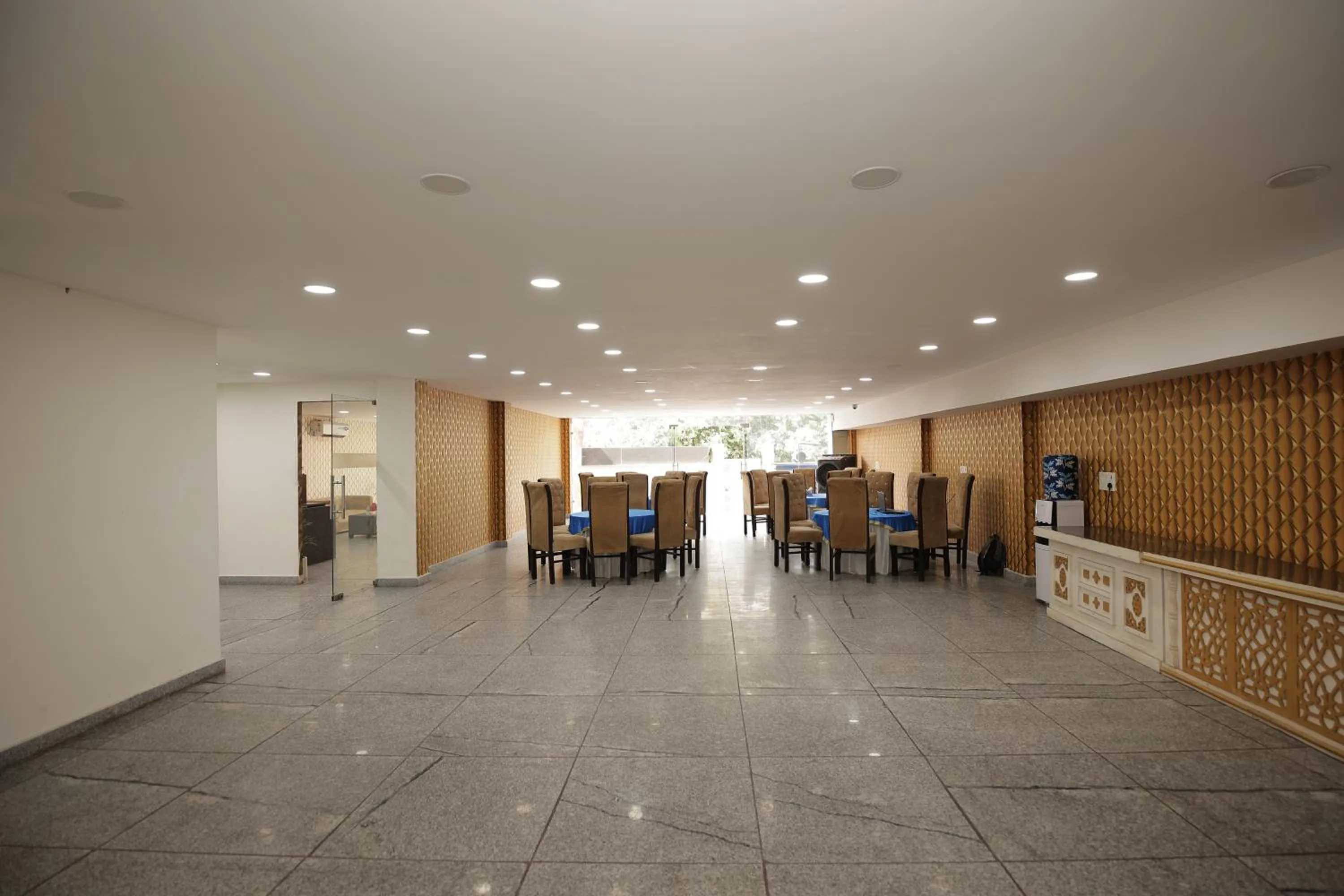 Restaurant/places to eat in Hotel The Anvi Residency Sector 122