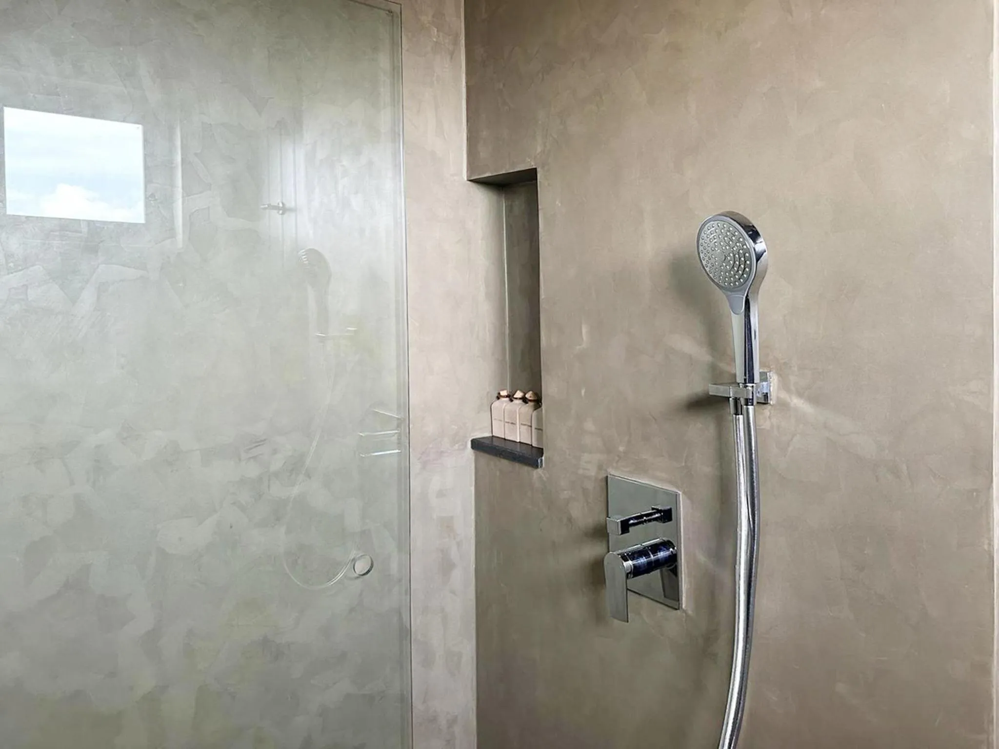 Shower in DORMERO Hotel Sri Lanka Hikkaduwa Beach