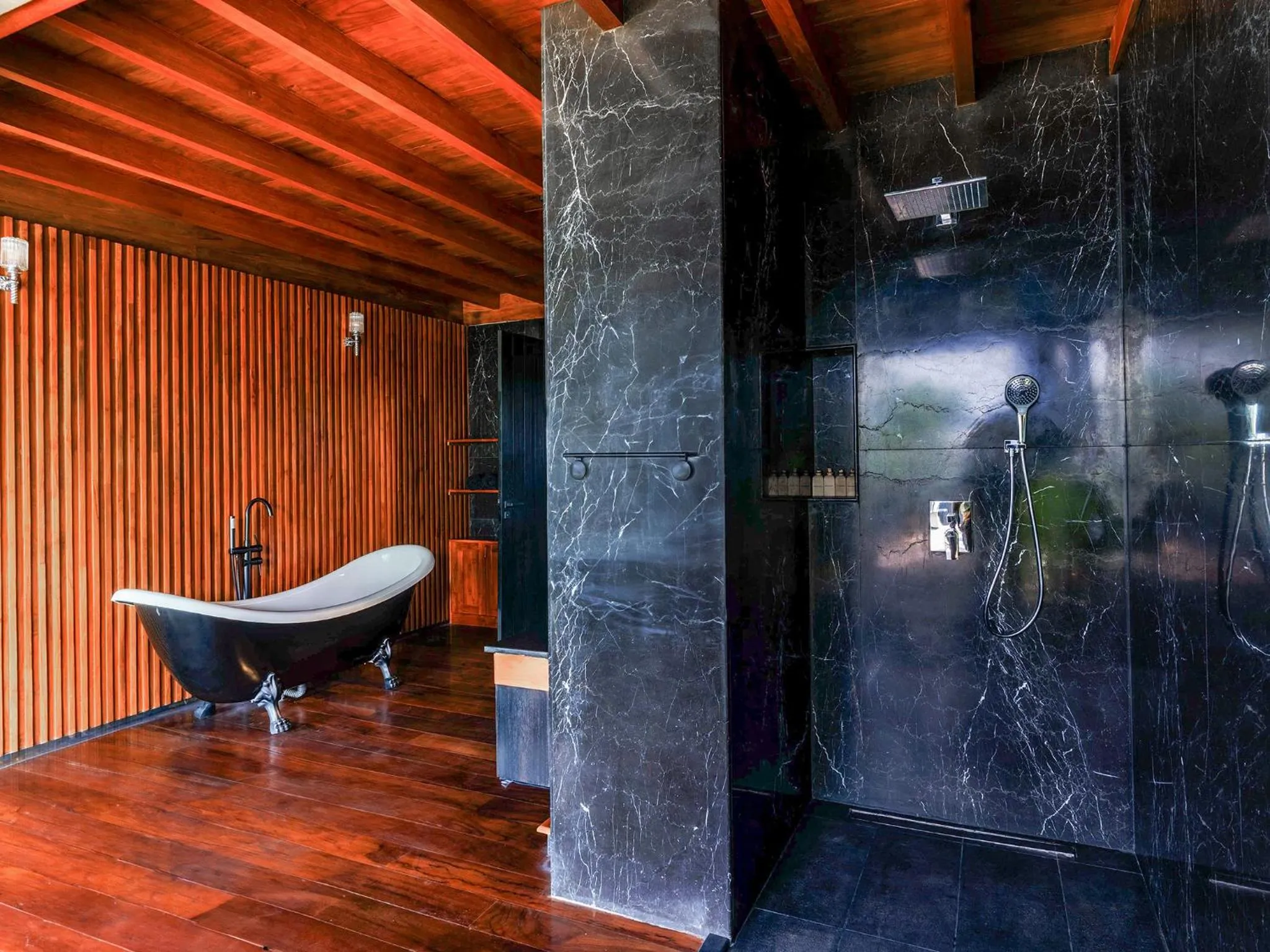 Shower in DORMERO Hotel Sri Lanka Hikkaduwa Beach