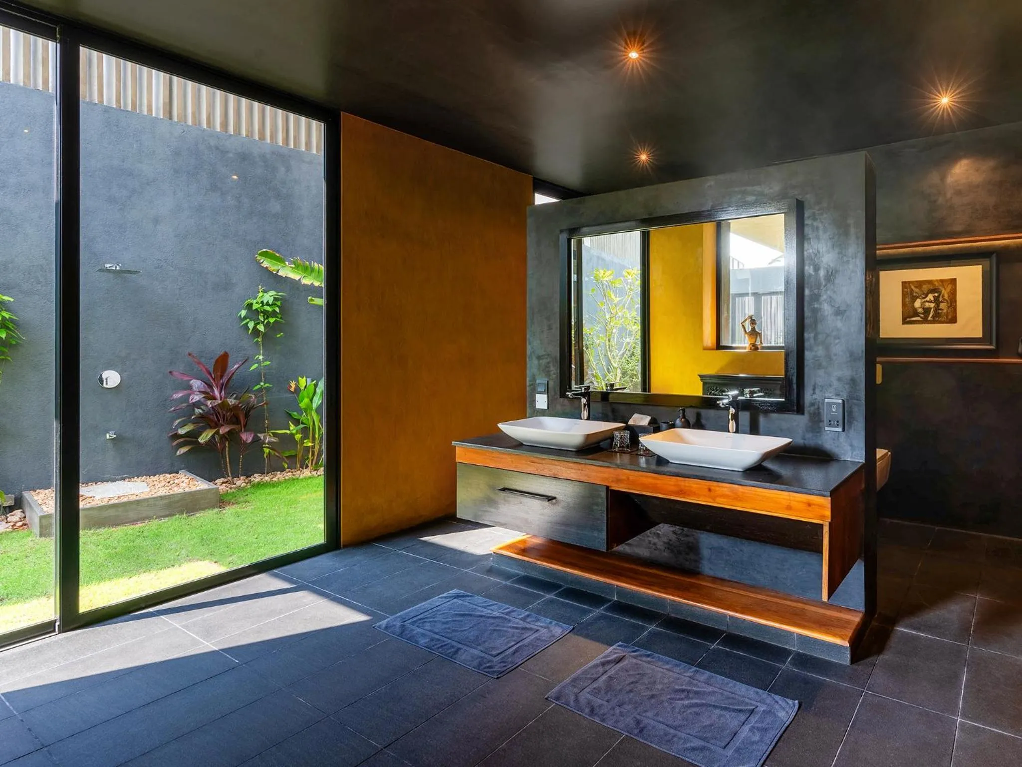 Shower in DORMERO Hotel Sri Lanka Hikkaduwa Beach