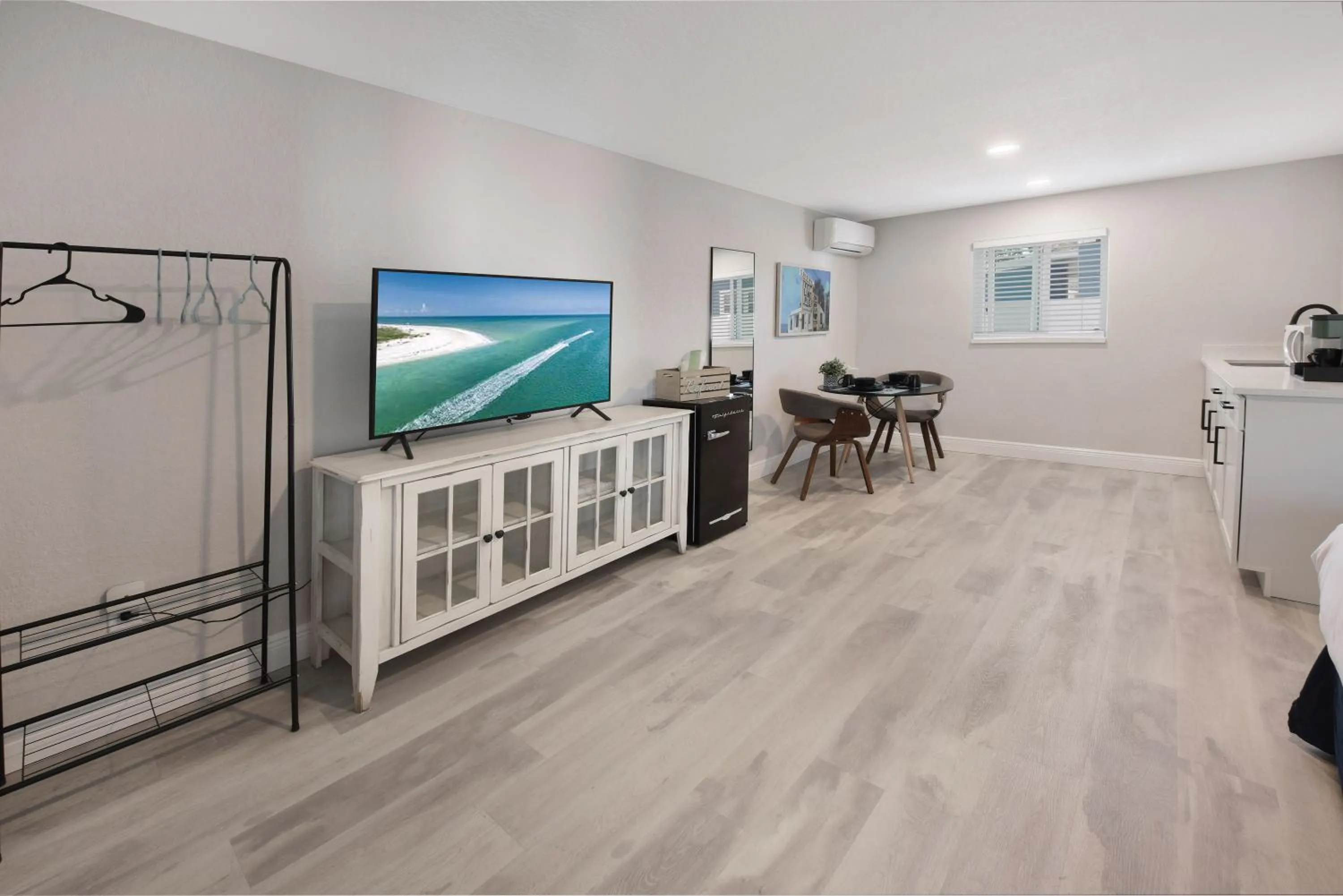 TV and multimedia in Palm Cove Motel