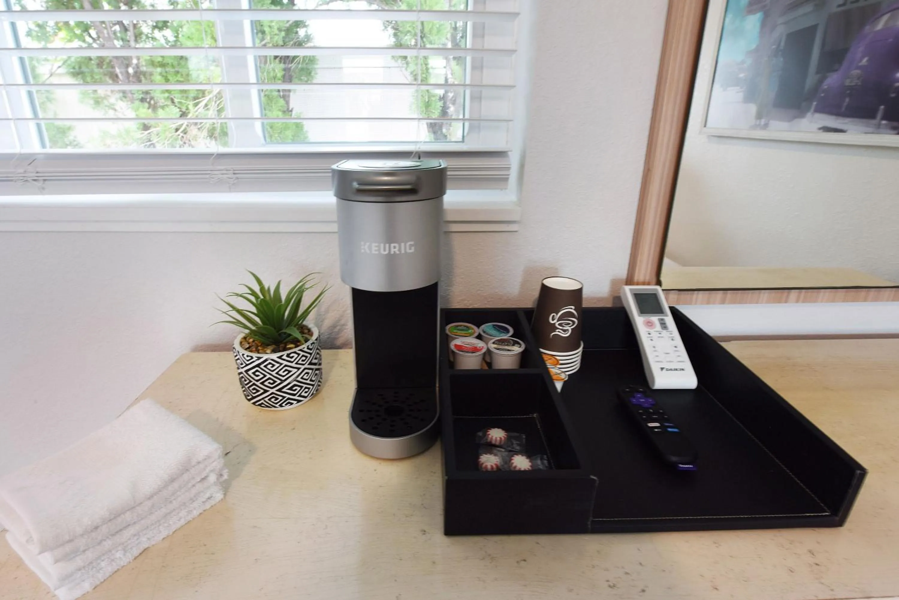 Bedroom in Palm Cove Motel