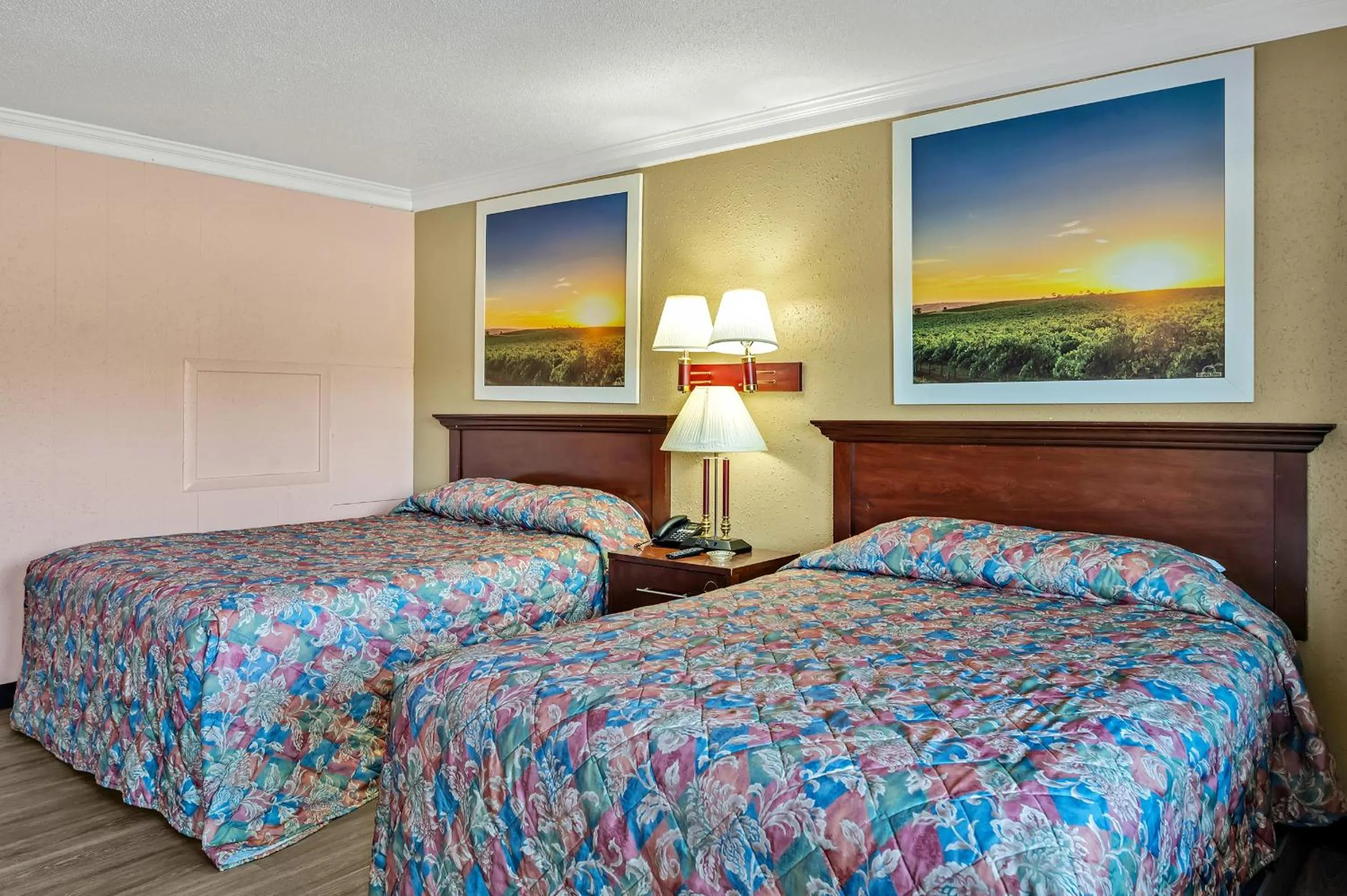 Photo of the whole room, Bed in TRAVELER'S INN