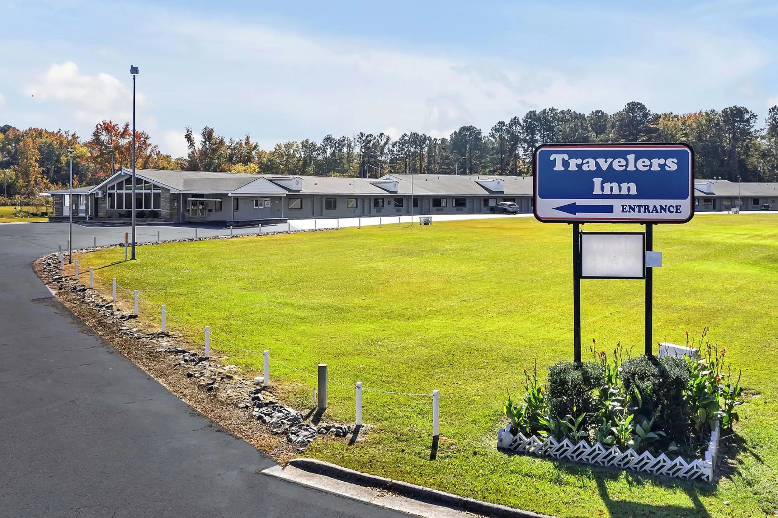 Property logo or sign in TRAVELER'S INN