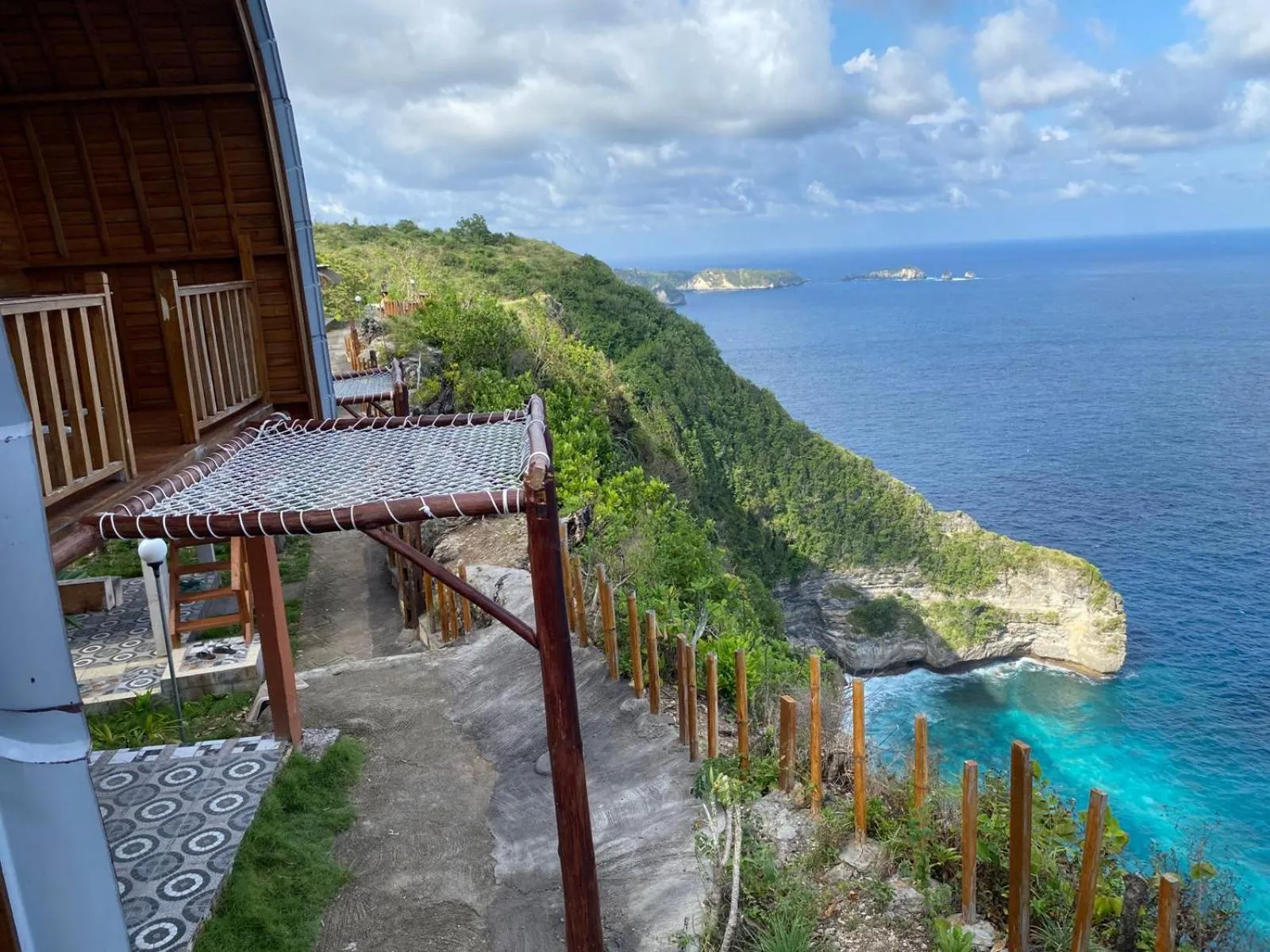 Property building in Suwehan Beach Cliff House by BIJAK