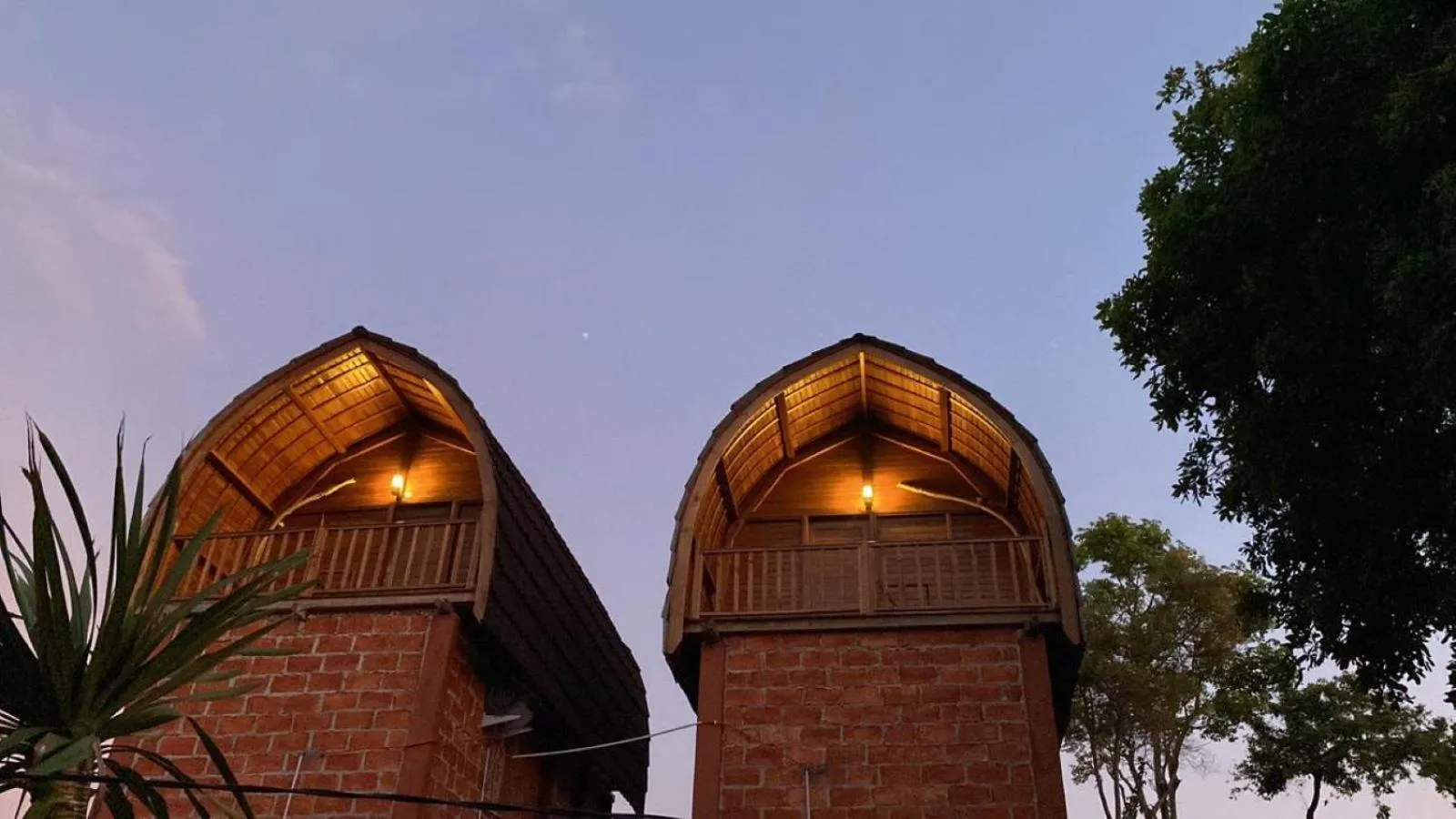 Property building in Suwehan Beach Cliff House by BIJAK