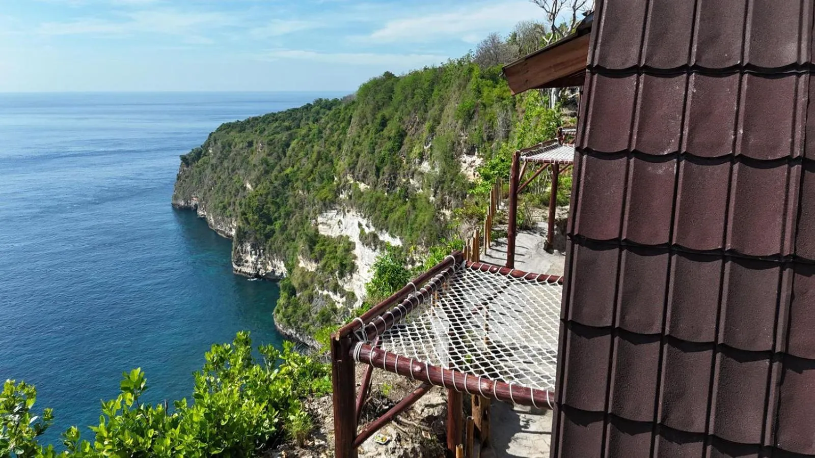 Property building in Suwehan Beach Cliff House by BIJAK