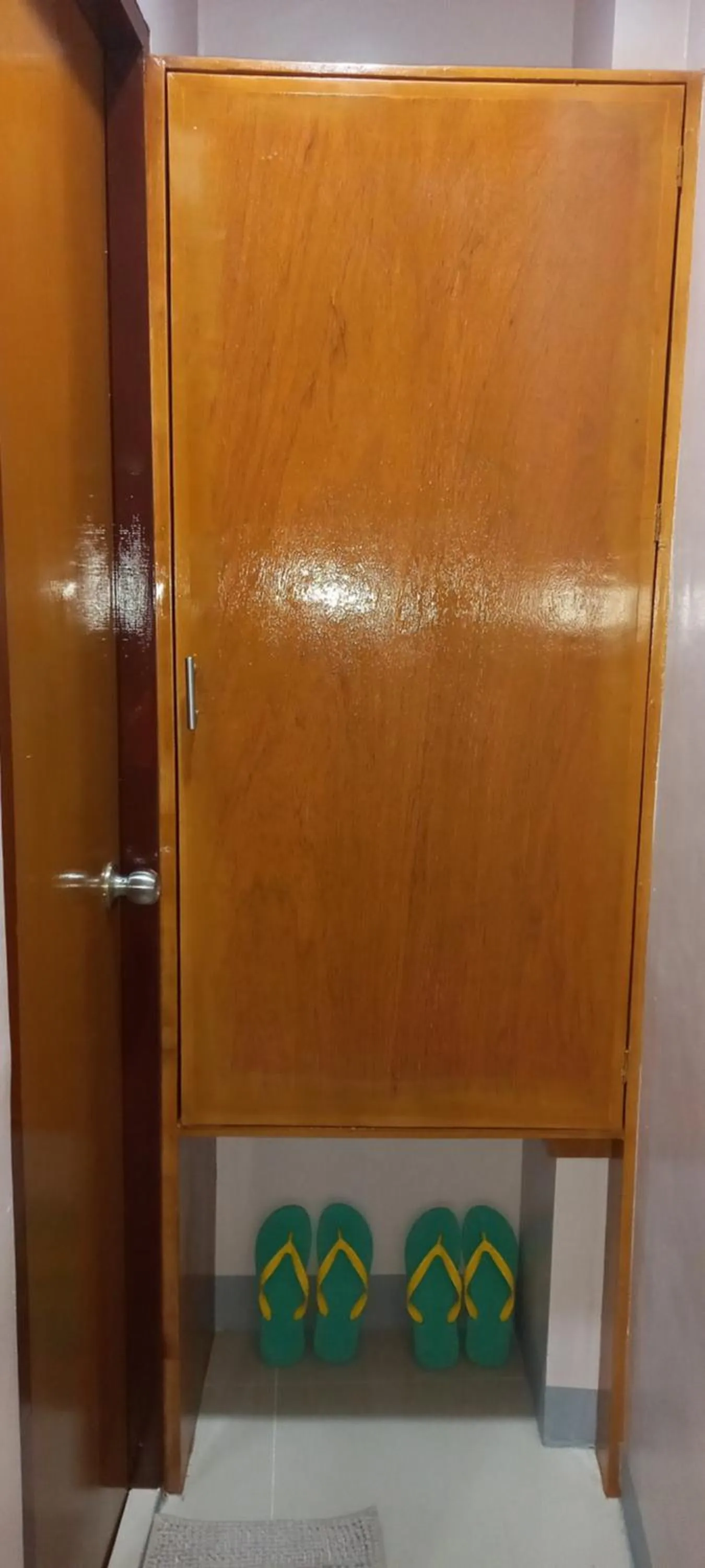 wardrobe in Lorraine Suites