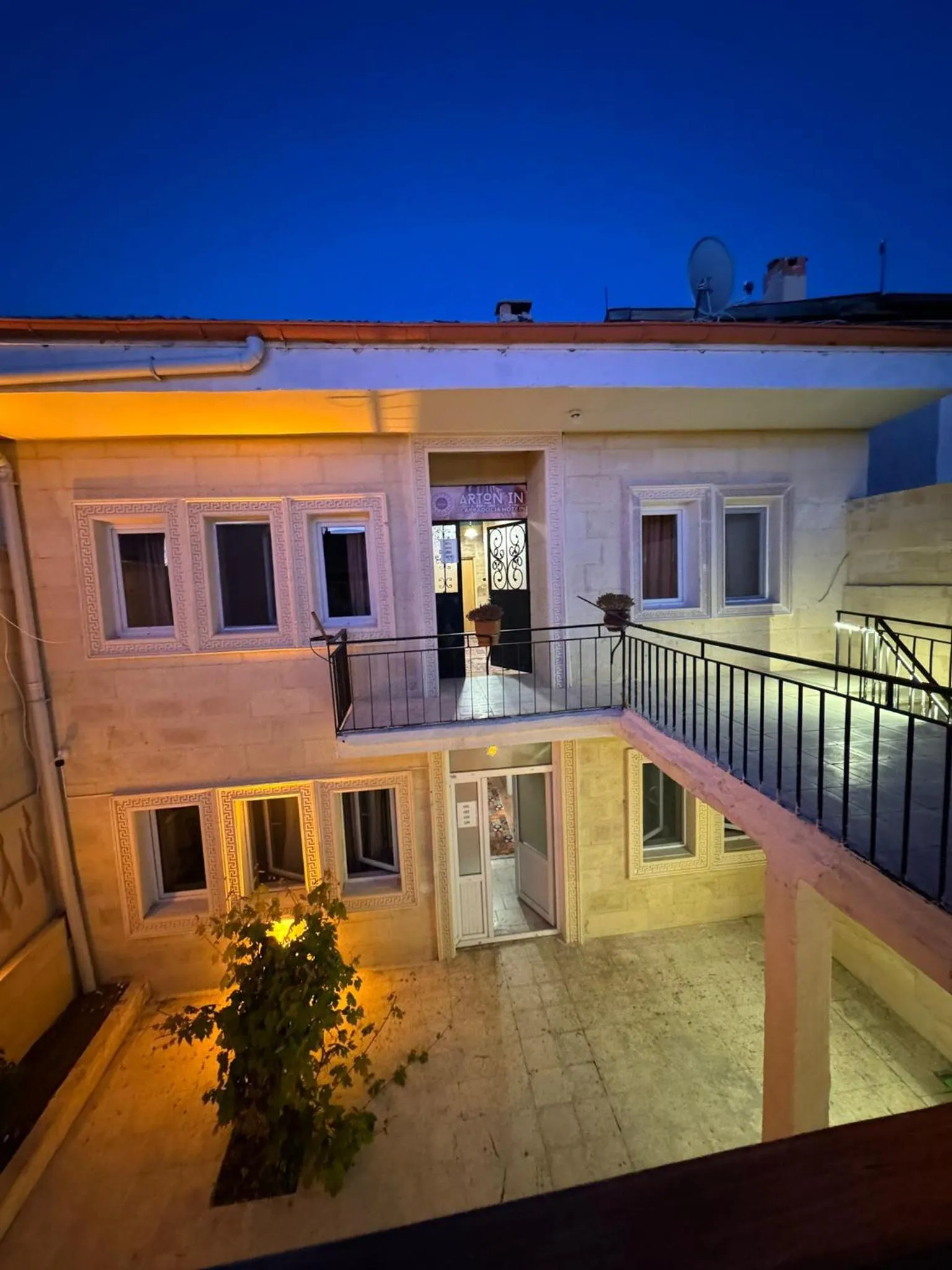 Inner courtyard view in Arton İn Cappadocia