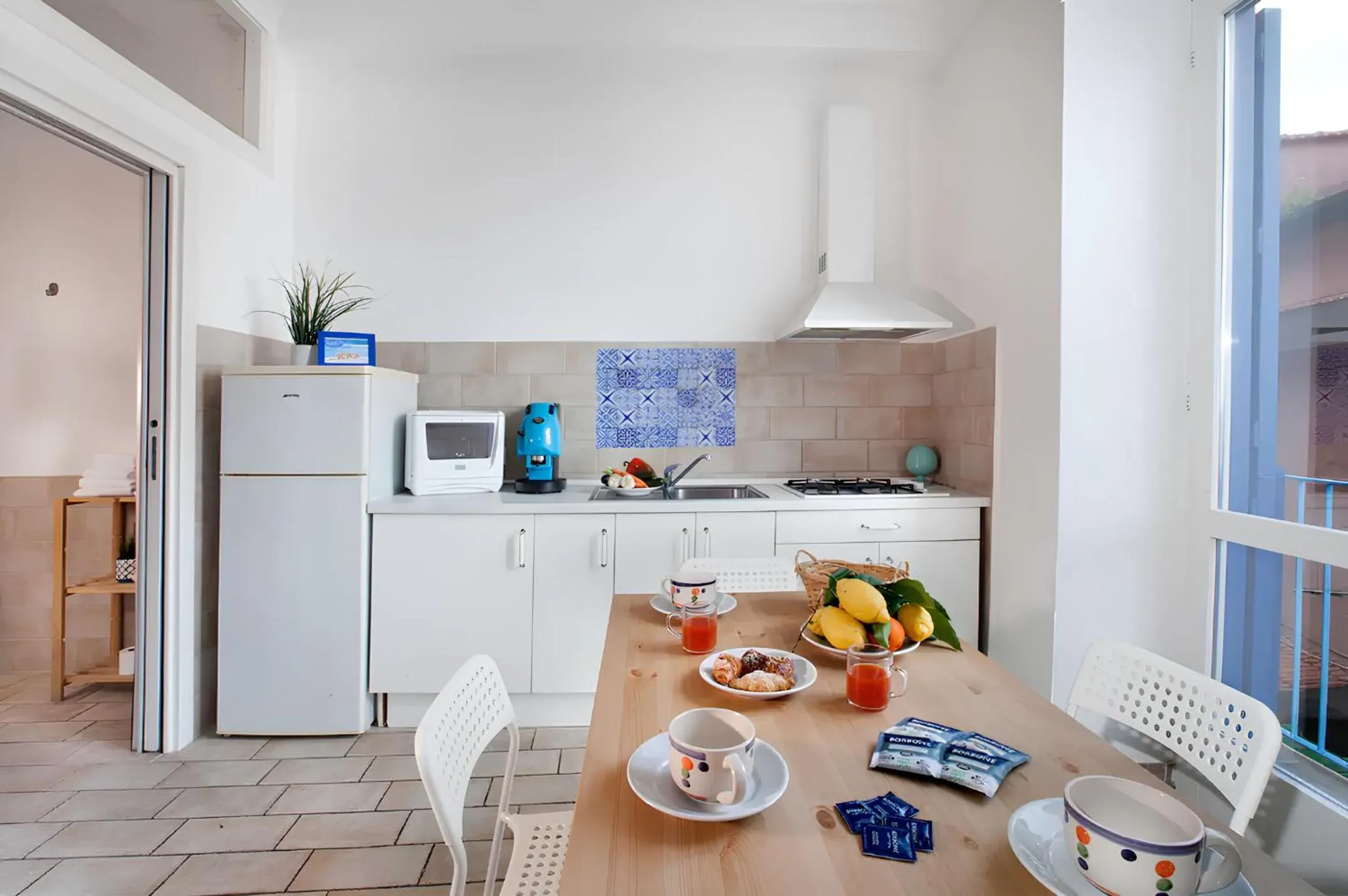 kitchen in Dragonfly inn Sorrento