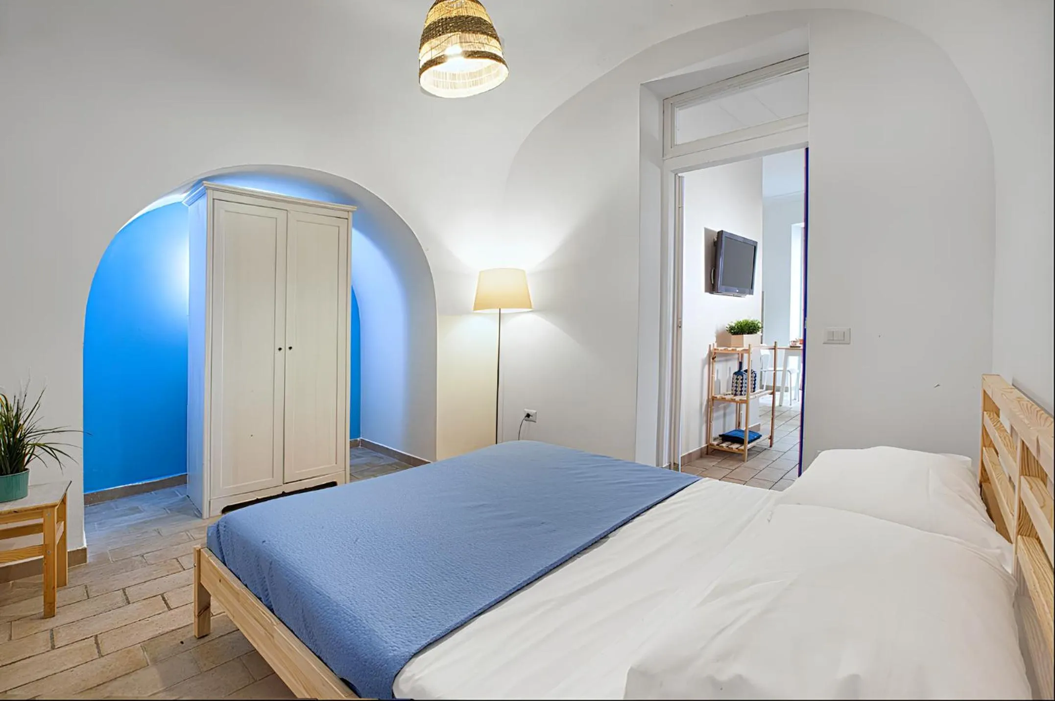 Bed in Dragonfly inn Sorrento