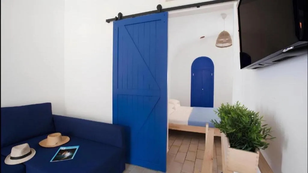 Seating area in Dragonfly inn Sorrento