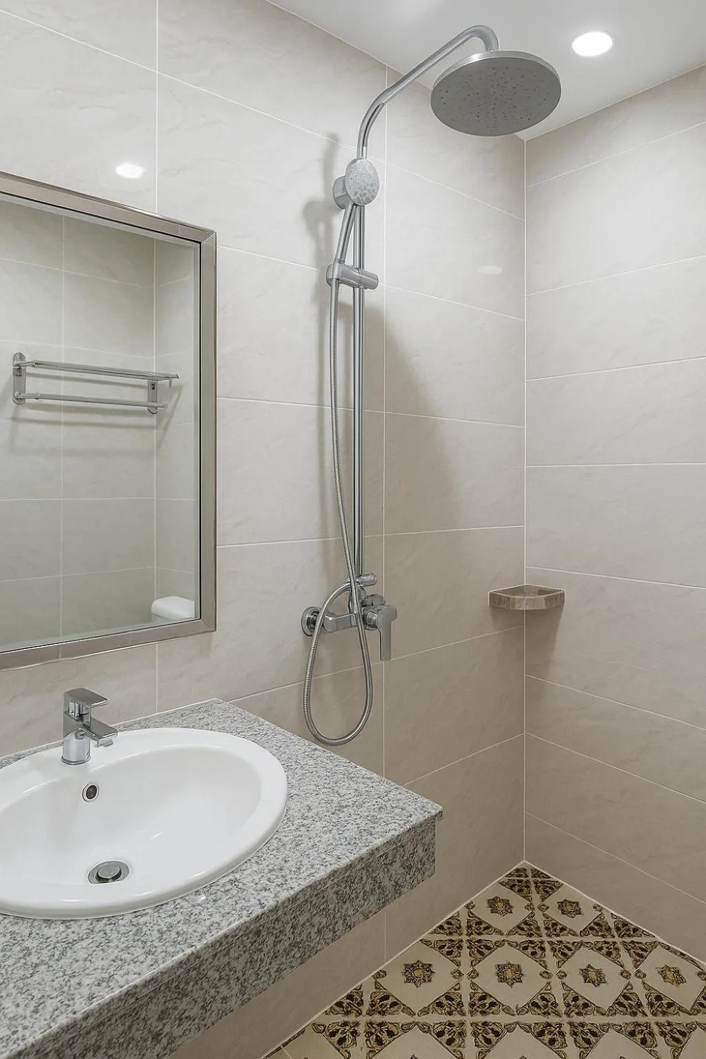 Shower in Try Residence, The Elysée Koh Pich