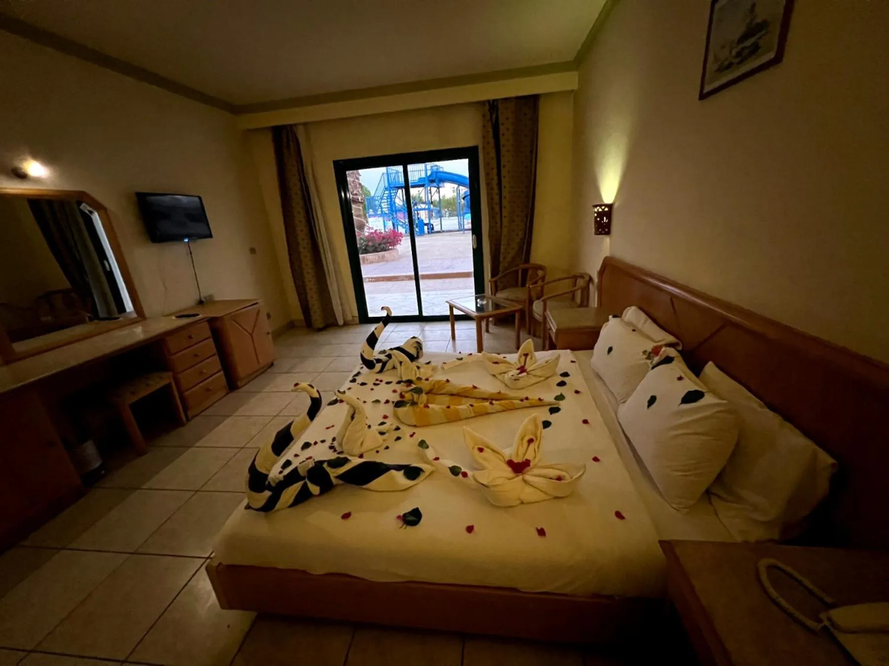 Photo of the whole room, Bed in Sharm Cliff Hotel