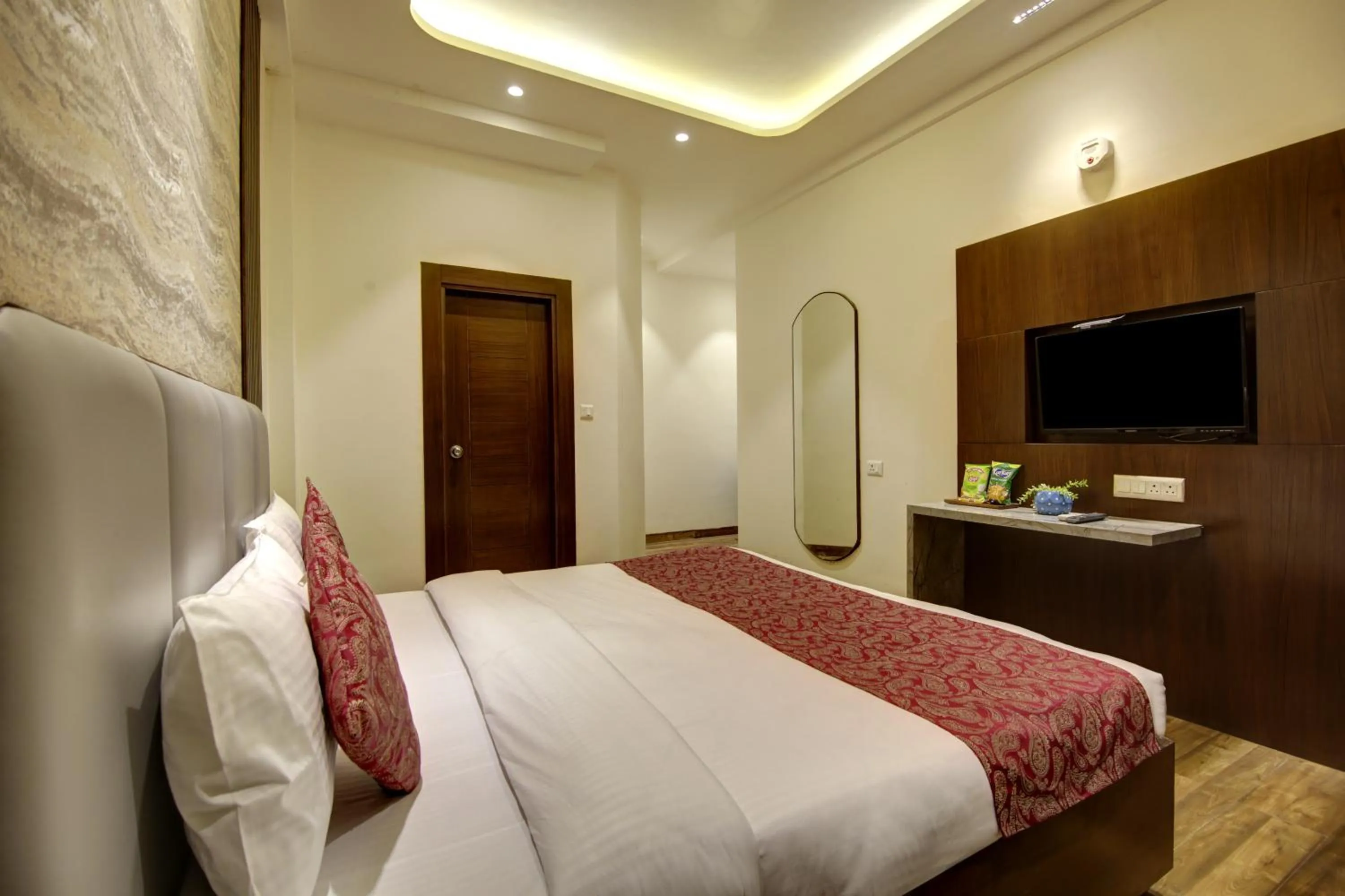 Bed in Hotel Kashish Plaza - 5 Mins From Metro Station