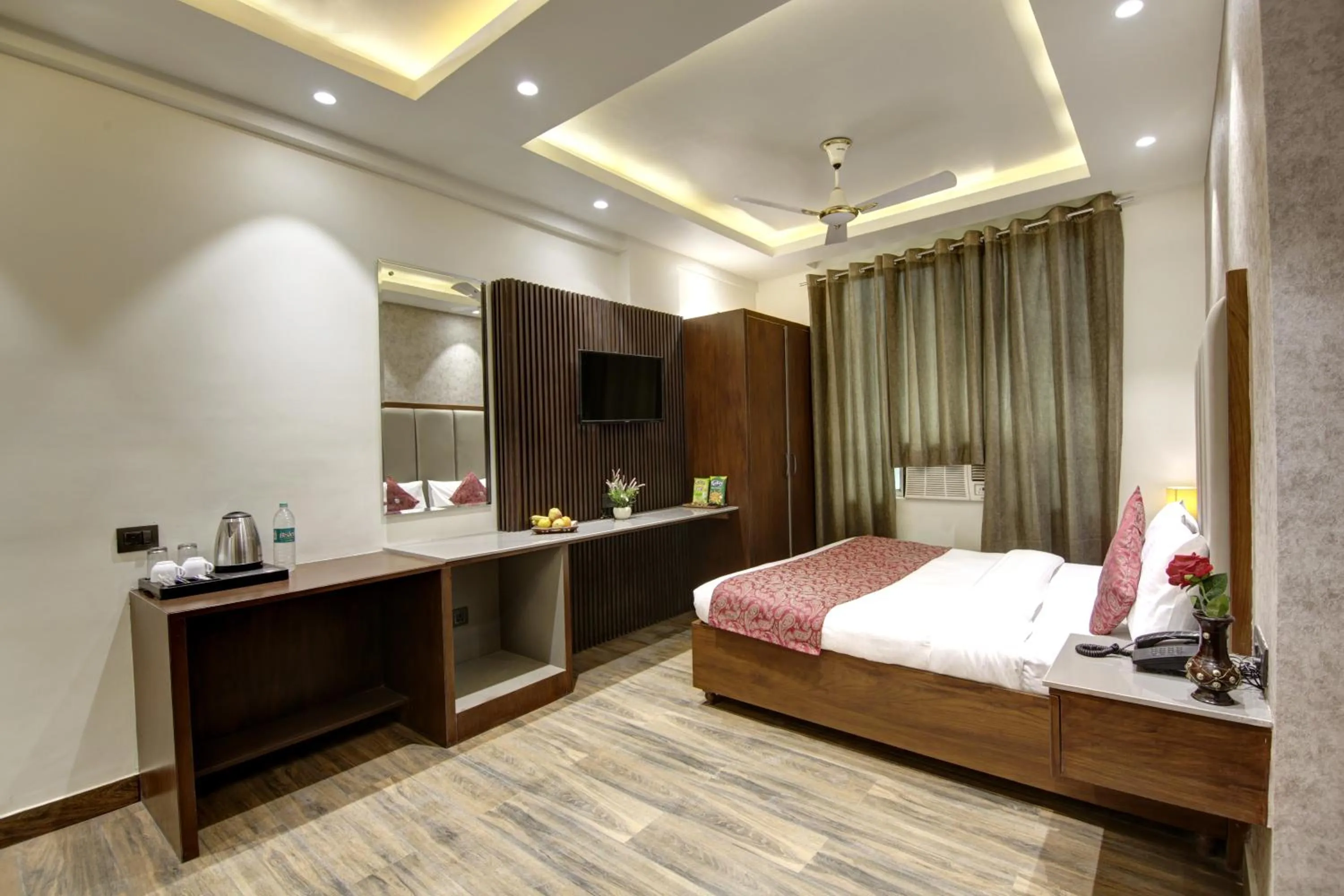 Bed in Hotel Kashish Plaza - 5 Mins From Metro Station
