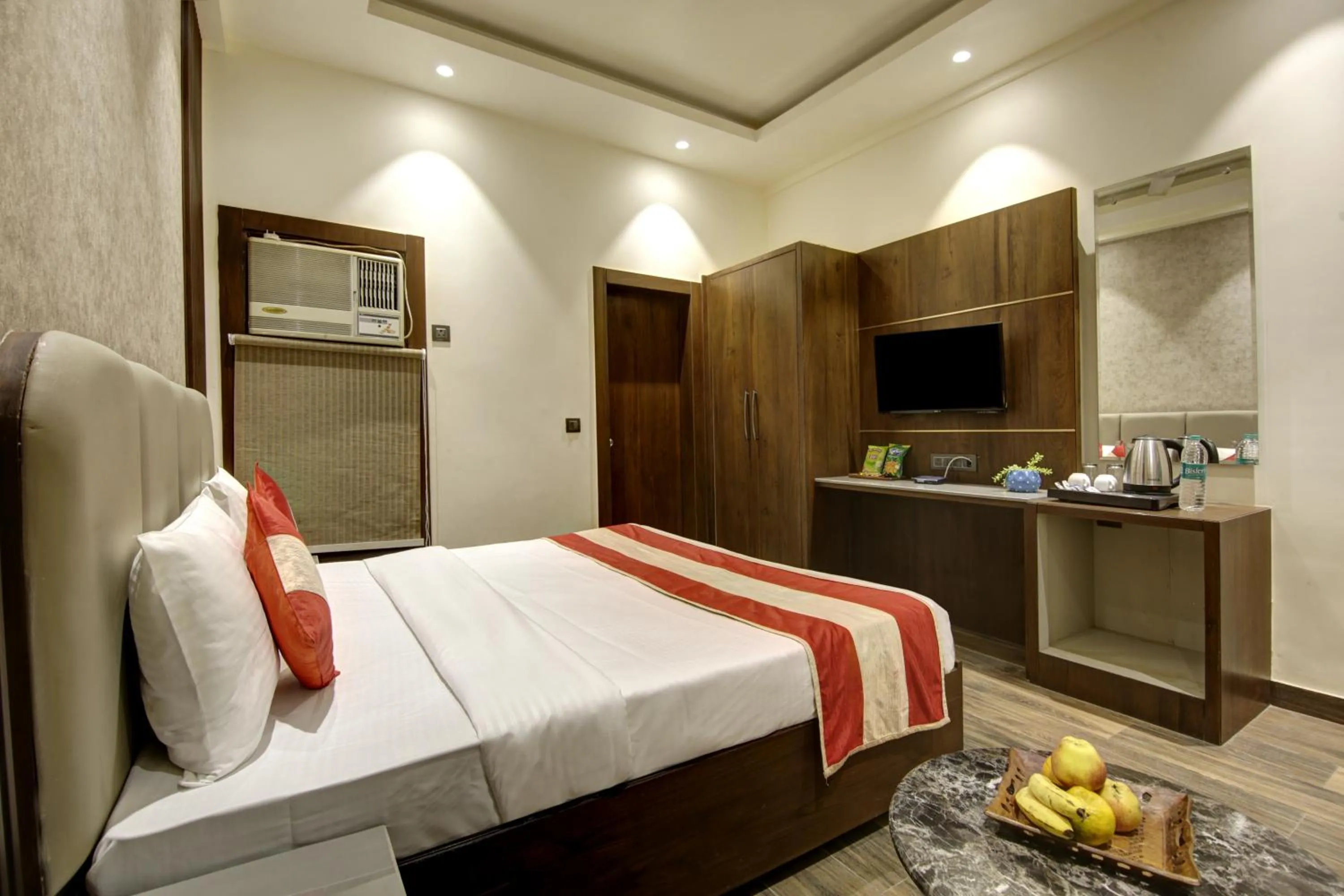 Bedroom in Hotel Kashish Plaza - 5 Mins From Metro Station