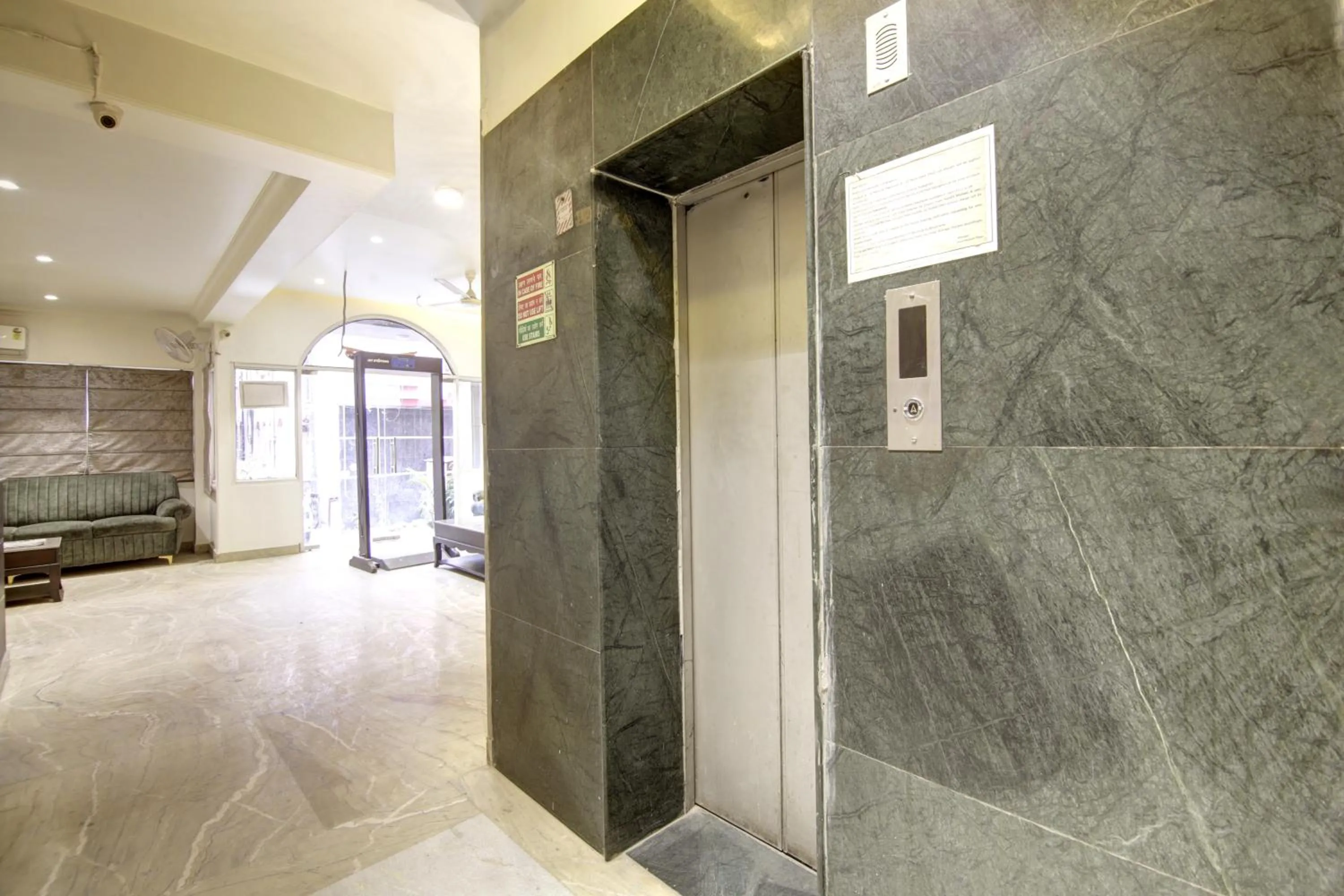 elevator in Hotel Kashish Plaza - 5 Mins From Metro Station