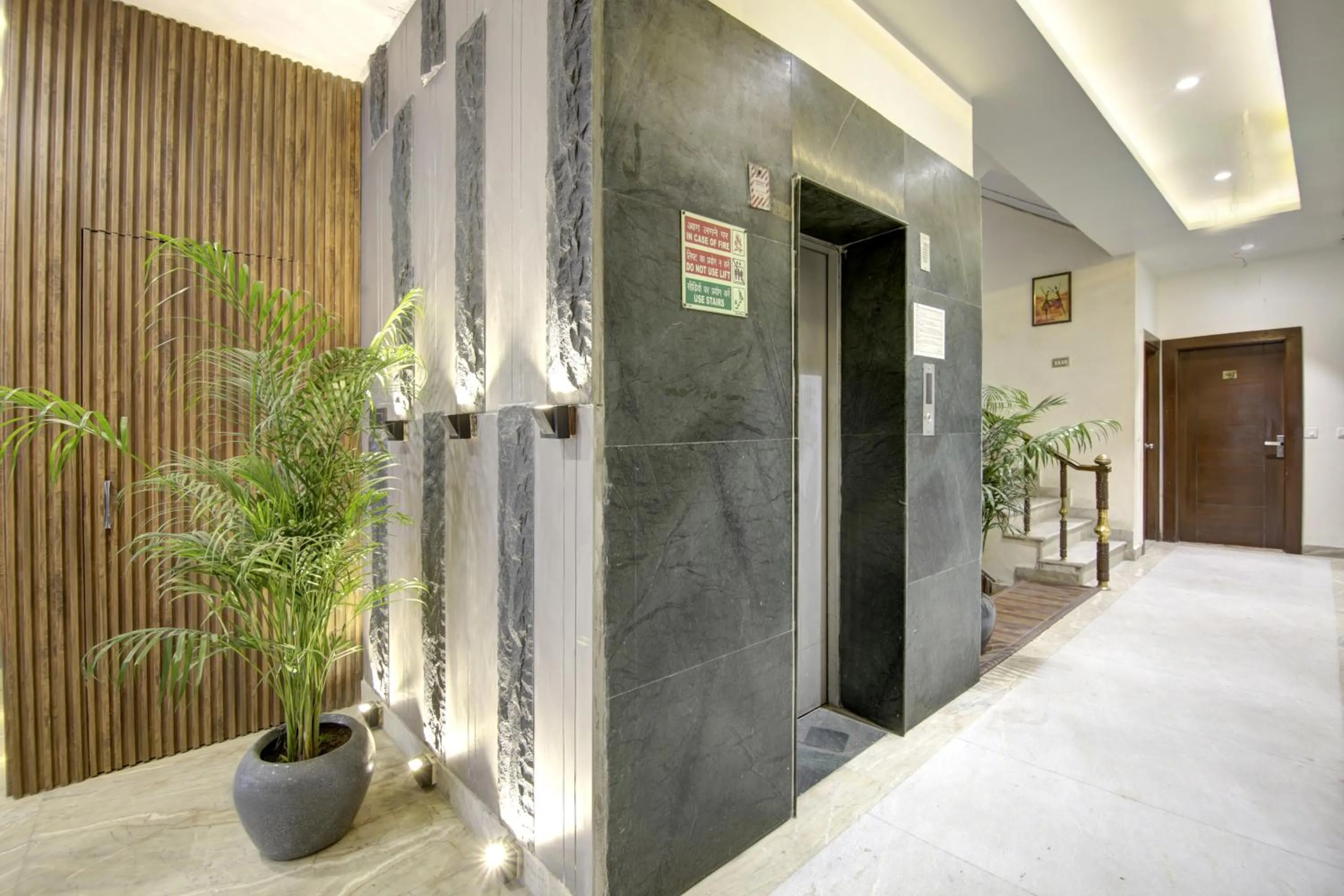 elevator in Hotel Kashish Plaza - 5 Mins From Metro Station