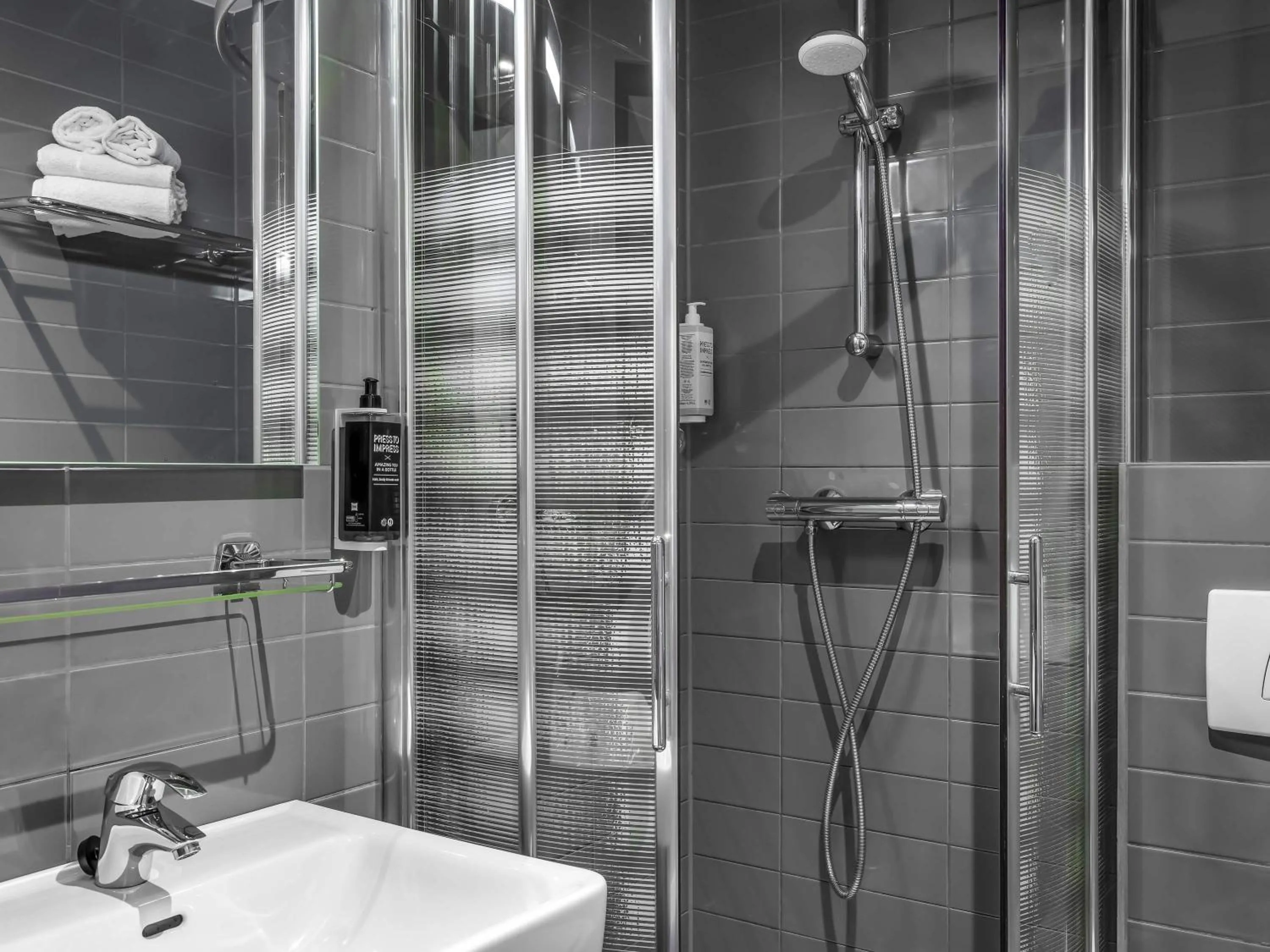 Bedroom in ibis Styles Amsterdam Amstel