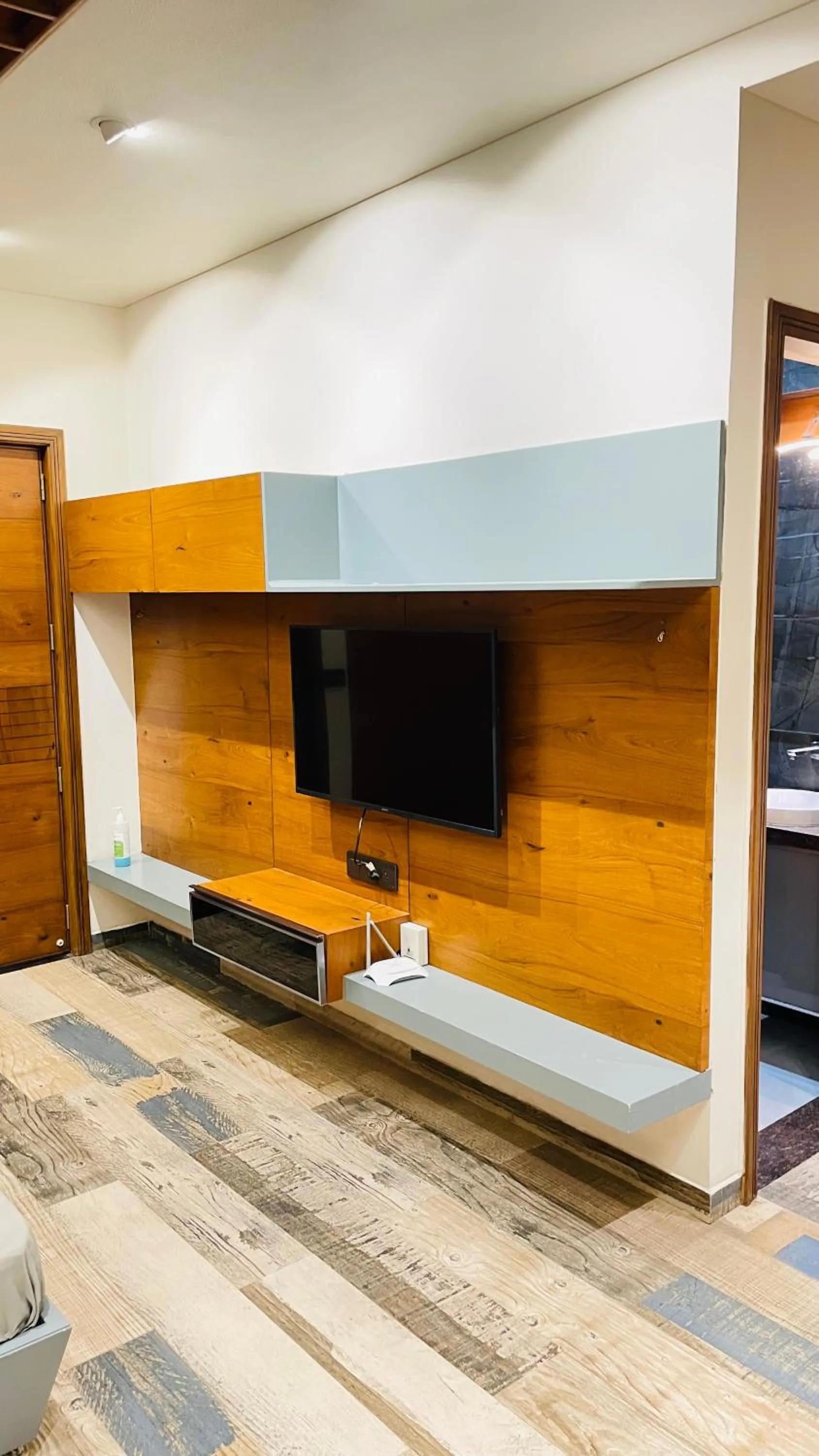 TV and multimedia in Nisarg’s stays