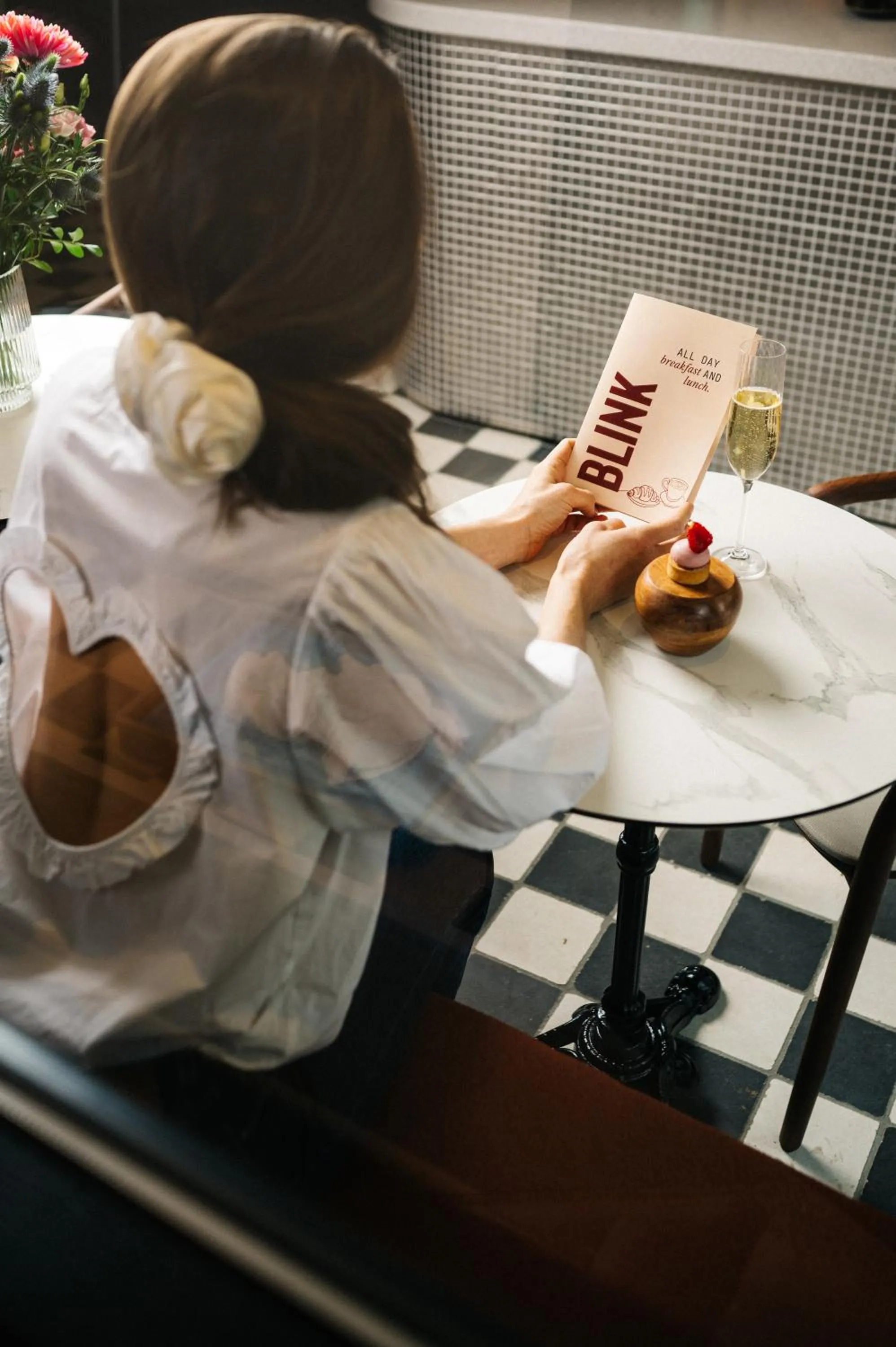 Restaurant/places to eat in Hotel Blink