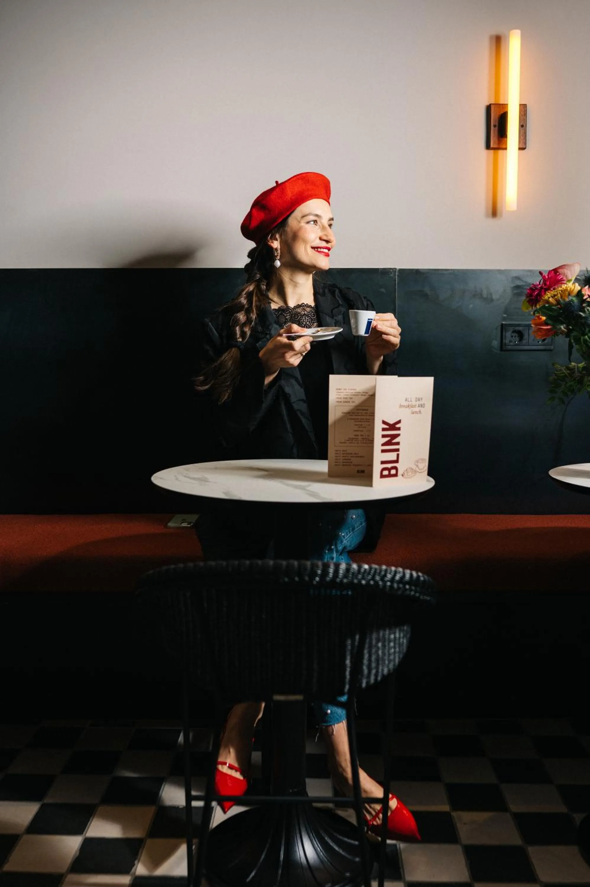 Restaurant/places to eat in Hotel Blink