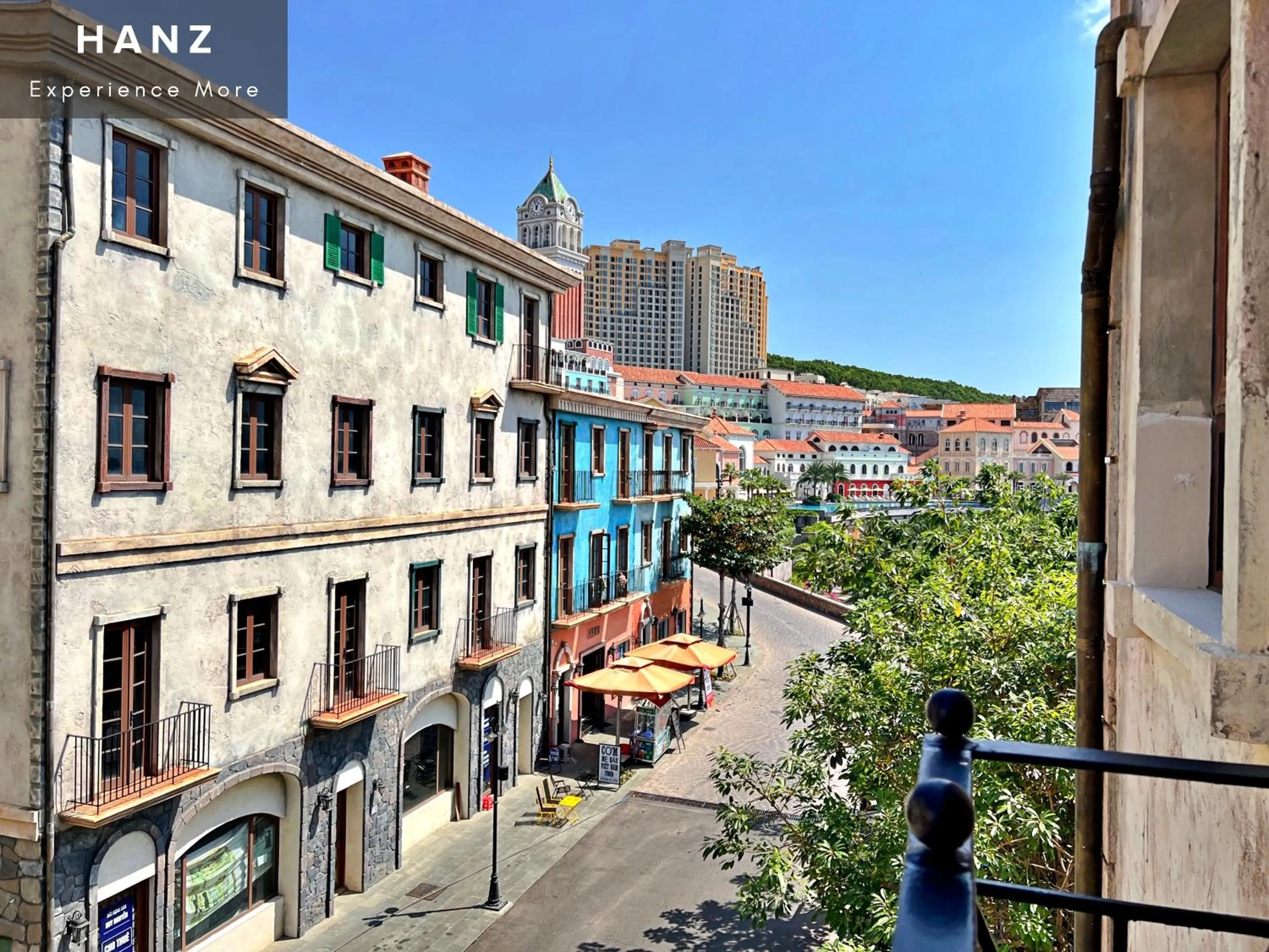 Property building in HANZ Lagoon Sunset Escape