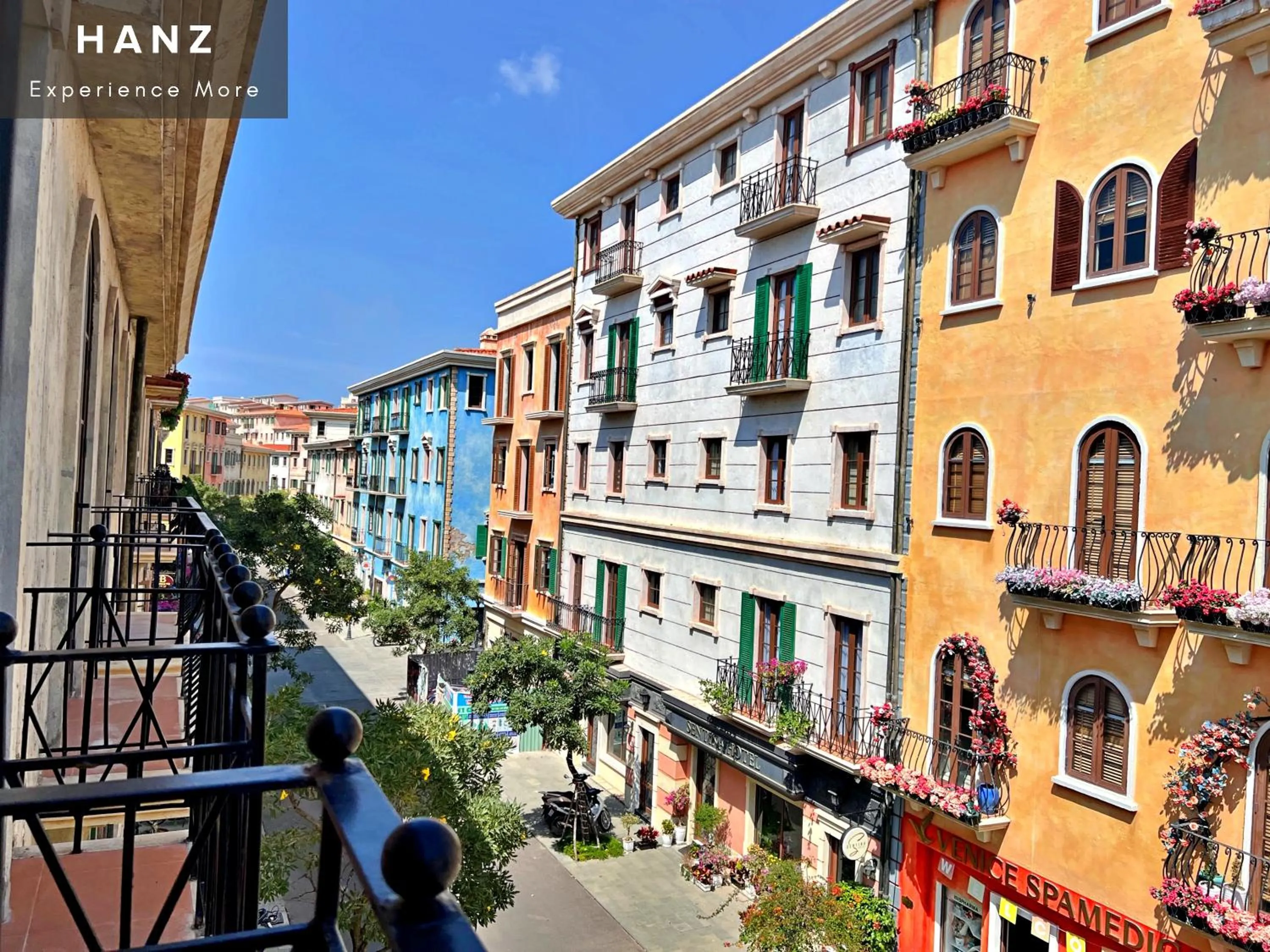 Property building in HANZ Lagoon Sunset Escape