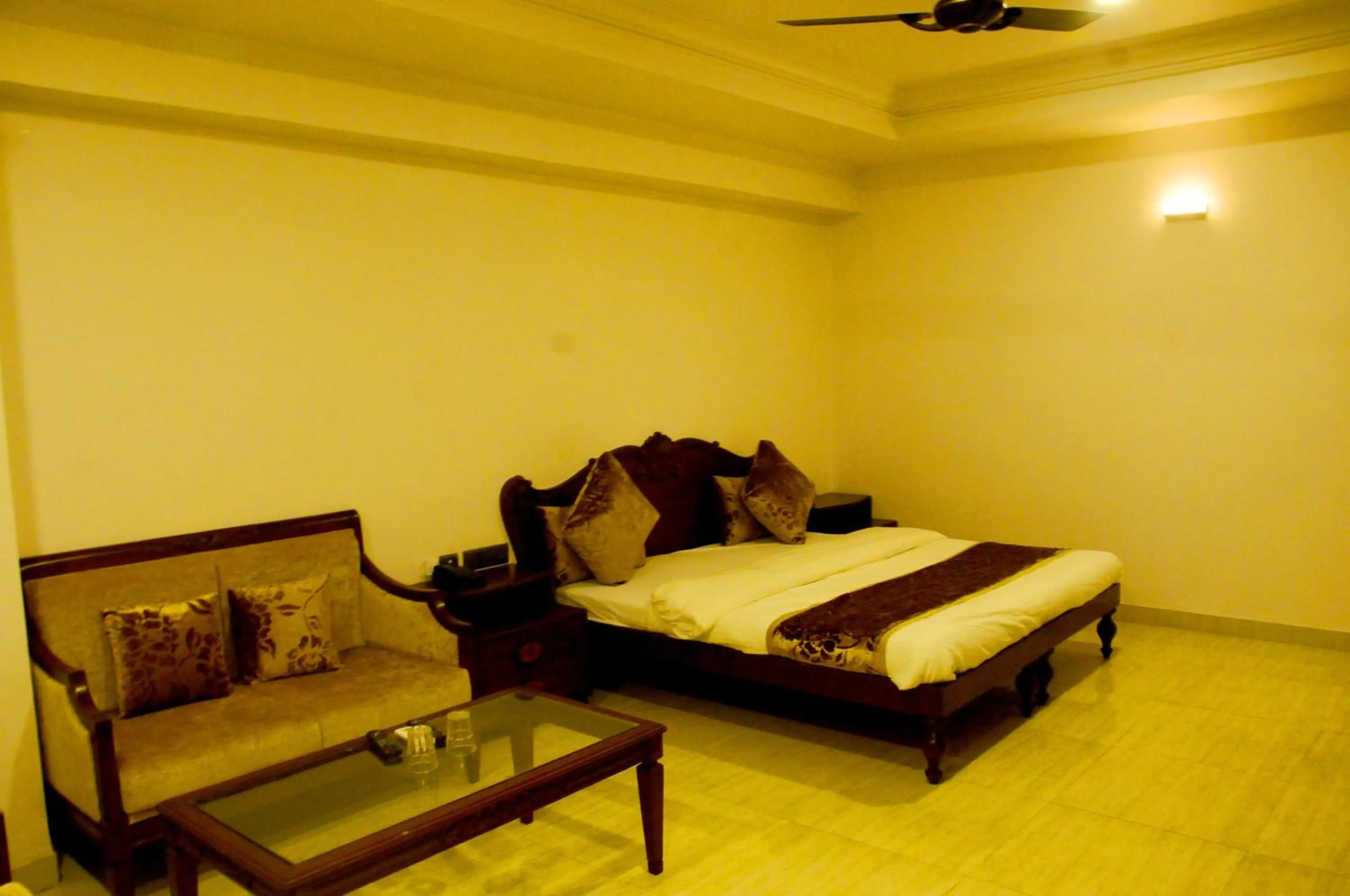 Bedroom, Bed in Hotel Ashray