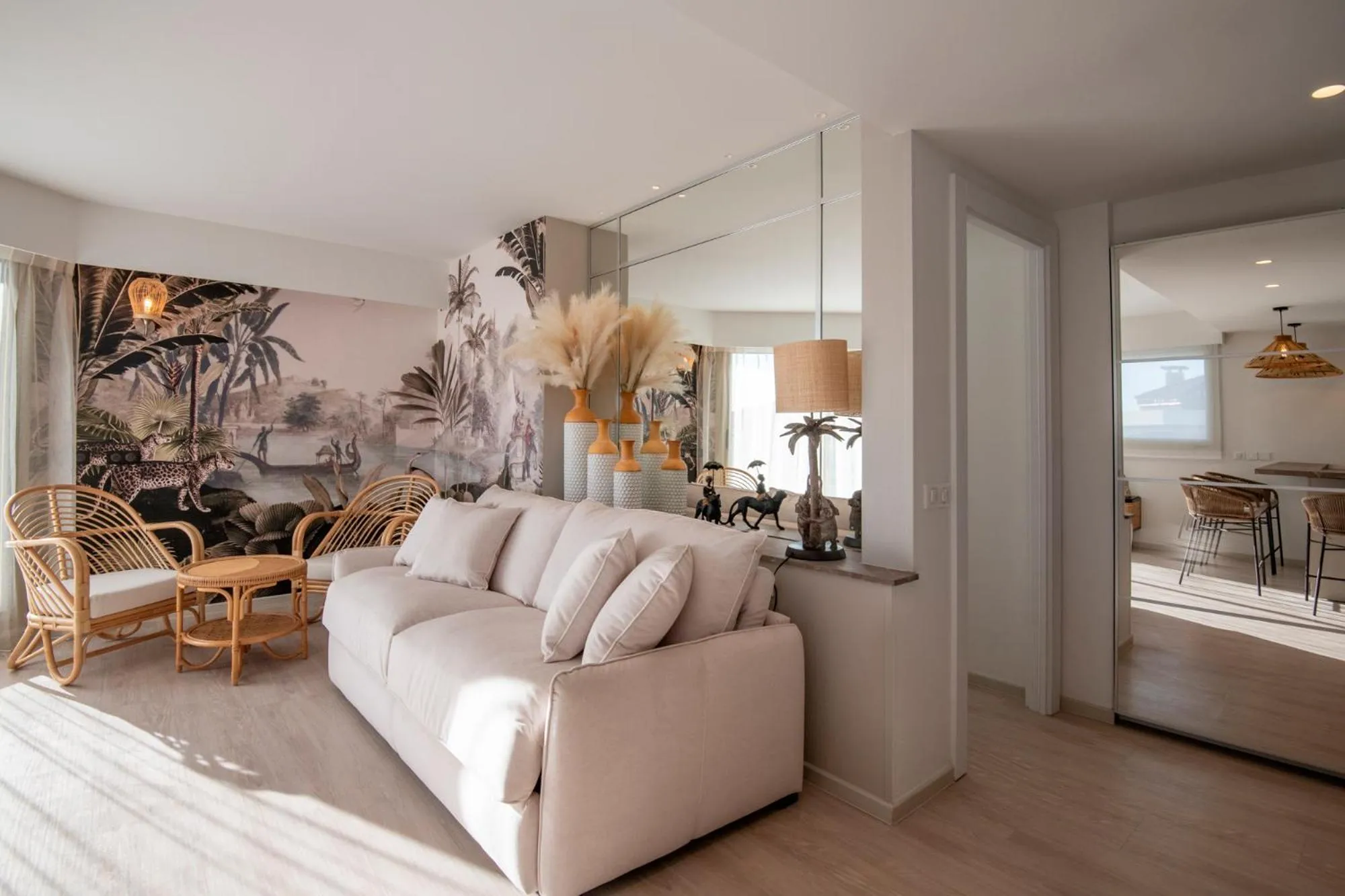 Living room in Résidence Hôtelière Chambord au coeur de Menton - entièrement rénovée