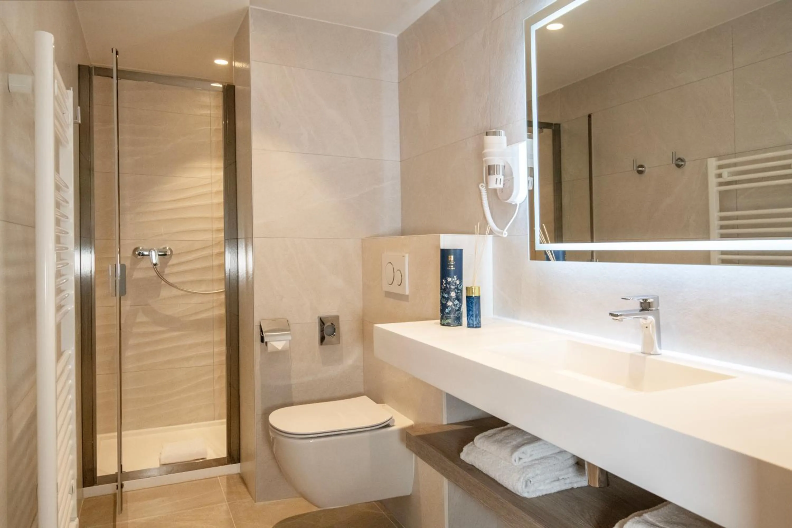 Shower in Résidence Hôtelière Chambord au coeur de Menton - entièrement rénovée