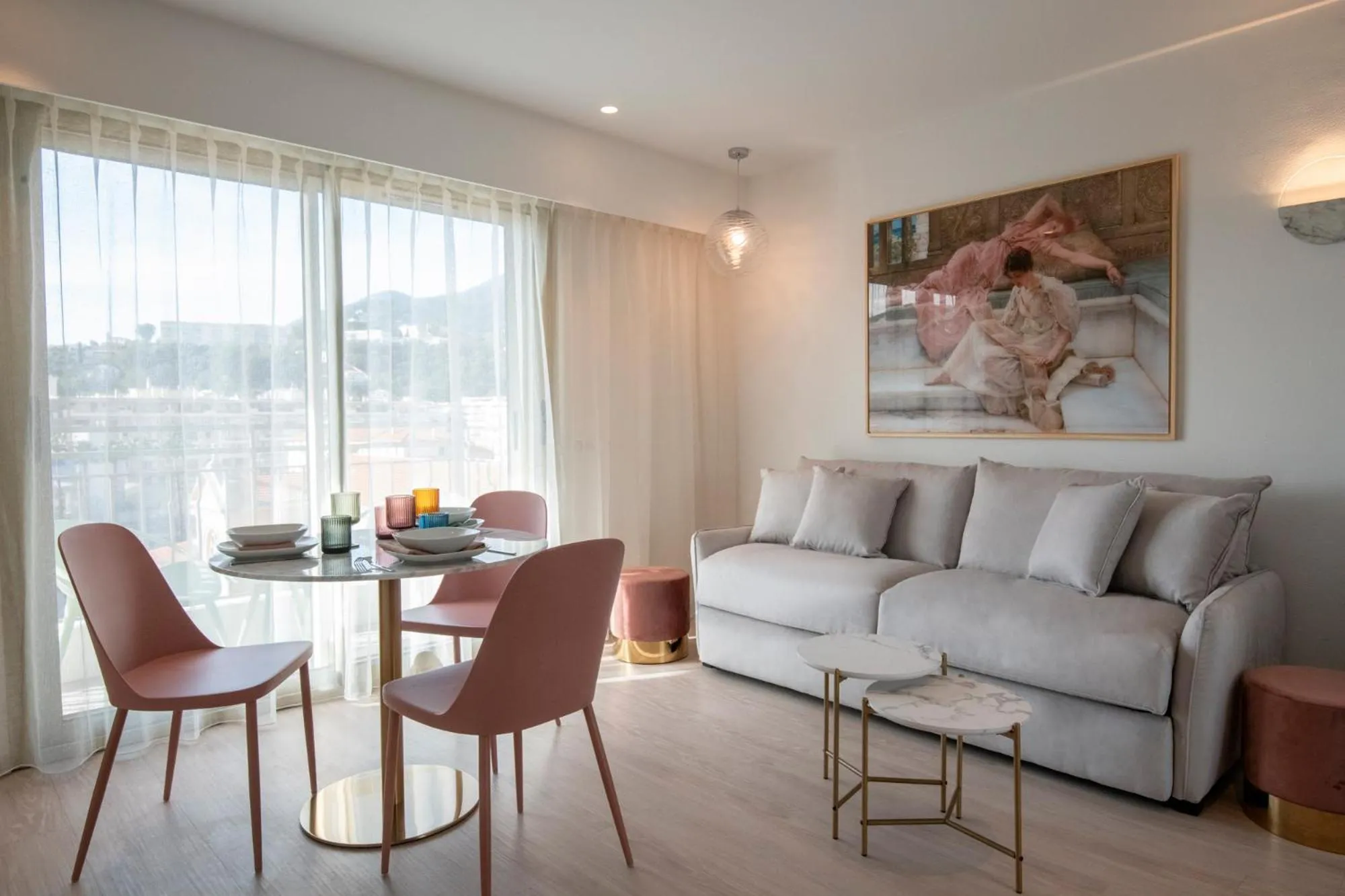 Living room in Résidence Hôtelière Chambord au coeur de Menton - entièrement rénovée