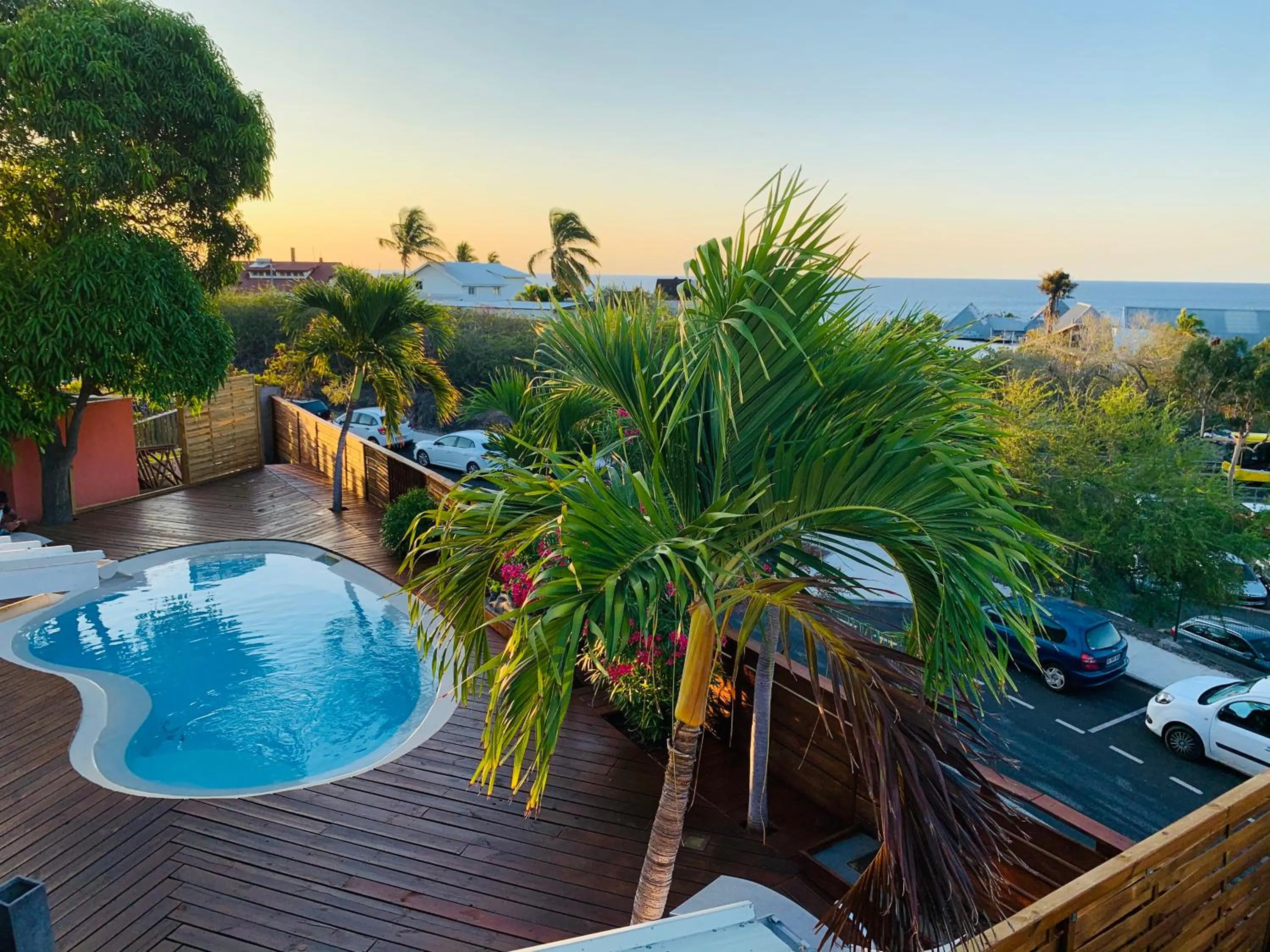 MARINA , 2mn à PIEDS PLAGE BOUCAN CANOT