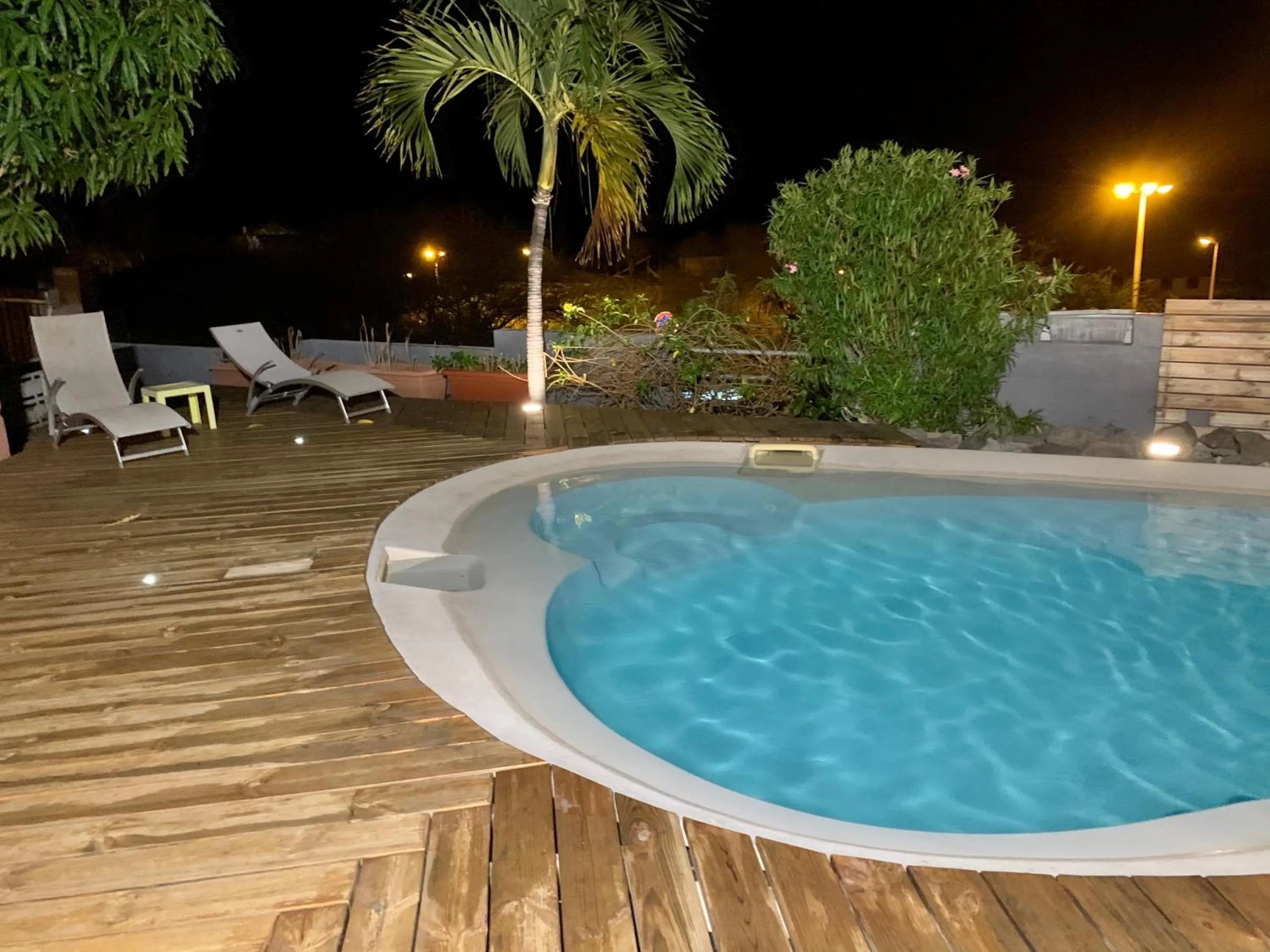 MARINA , 2mn à PIEDS PLAGE BOUCAN CANOT