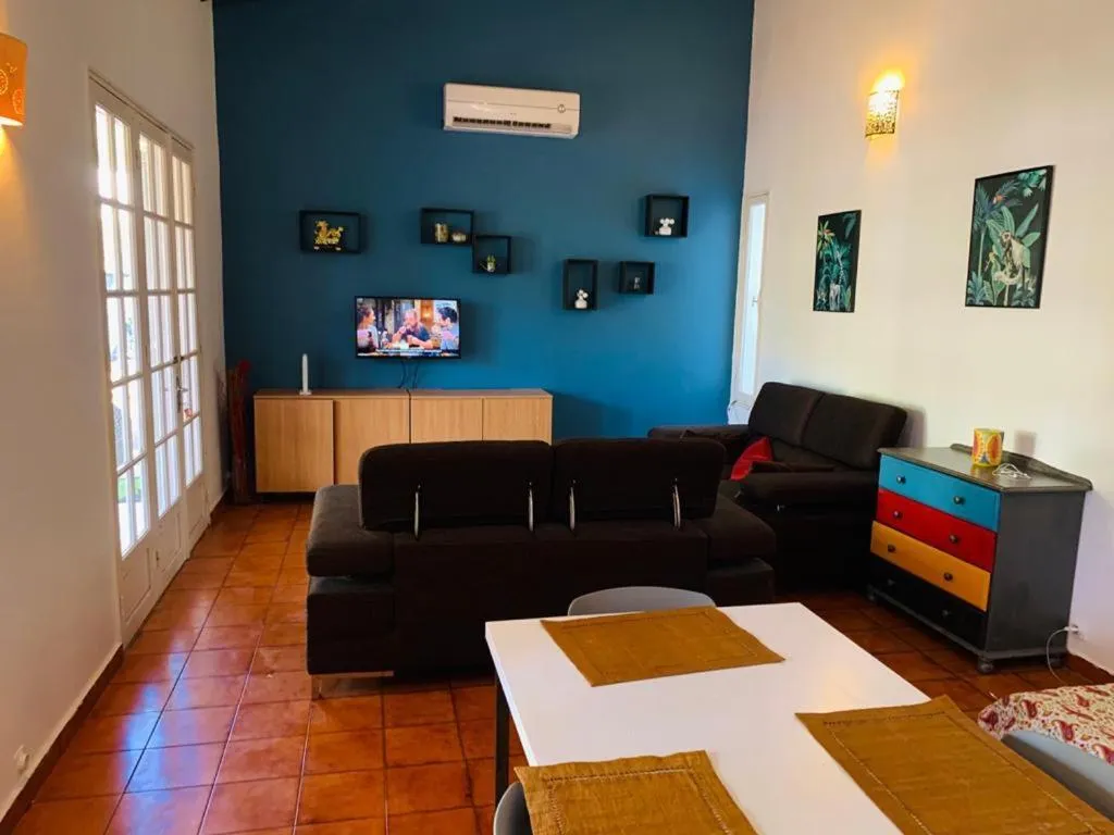 MARINA , 2mn à PIEDS PLAGE BOUCAN CANOT