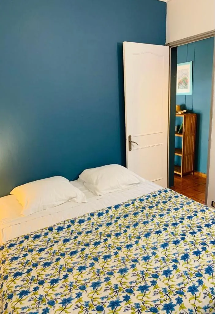 MARINA , 2mn à PIEDS PLAGE BOUCAN CANOT