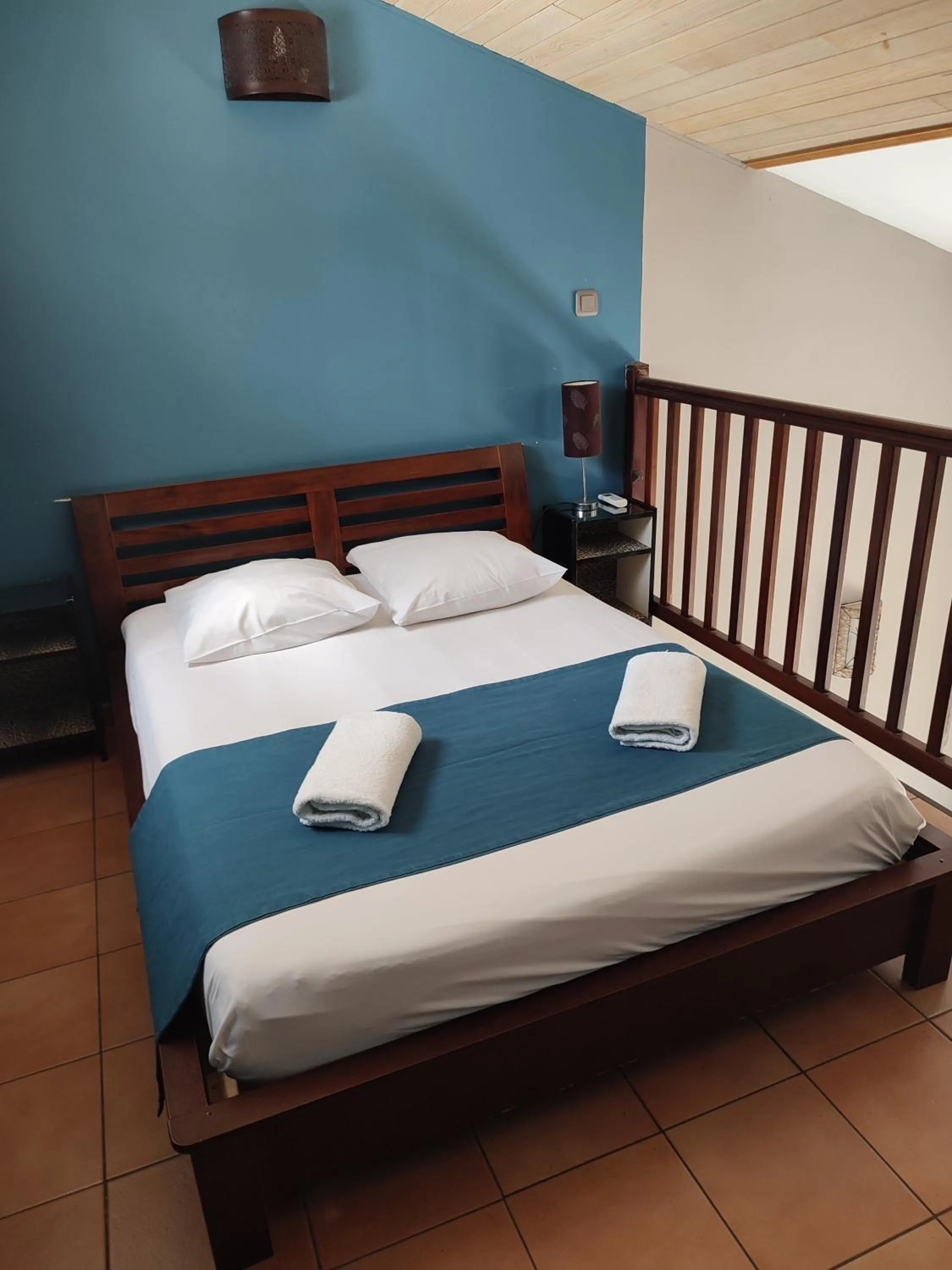 MARINA , 2mn à PIEDS PLAGE BOUCAN CANOT