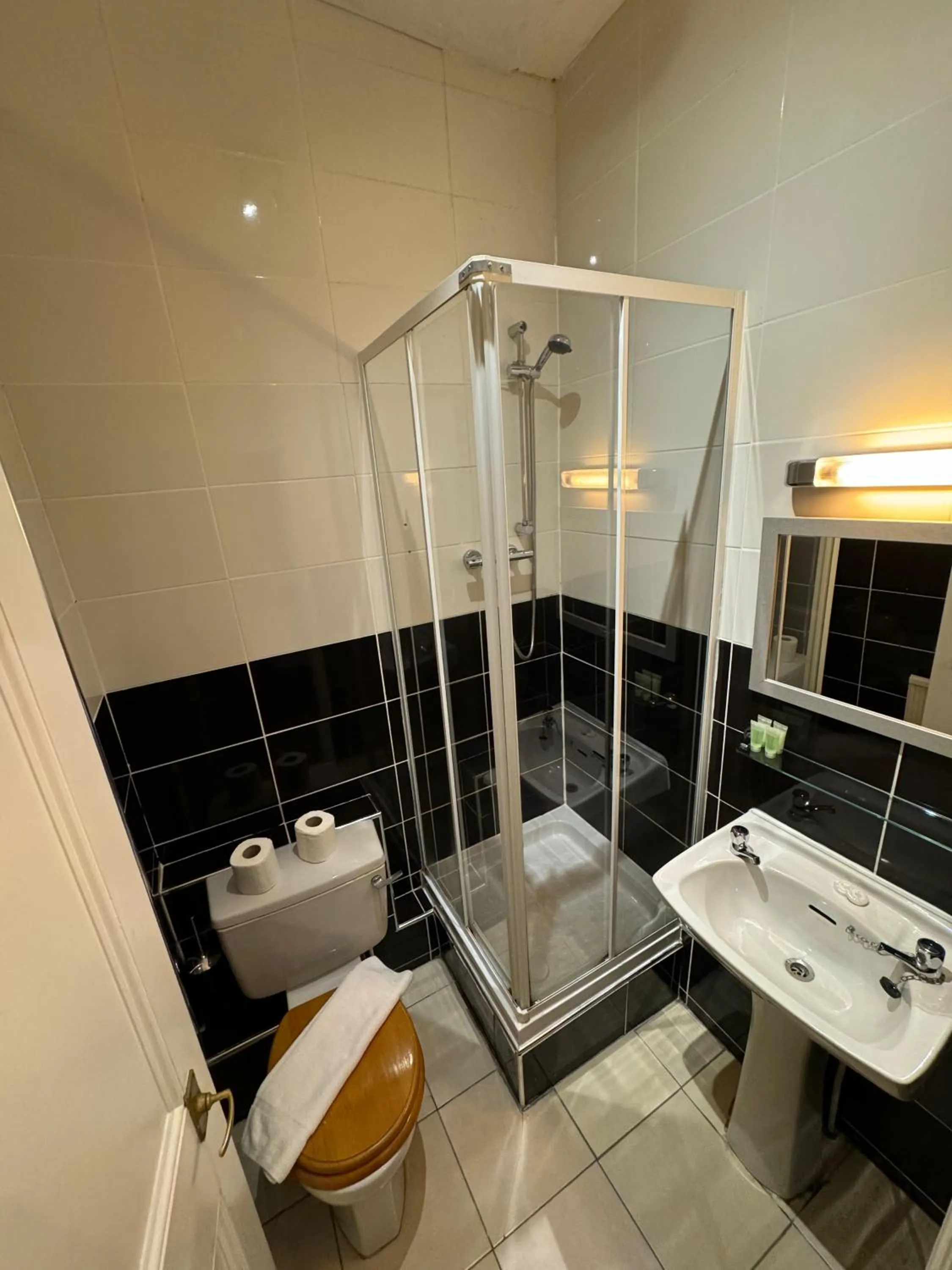 Bathroom in The George Hotel