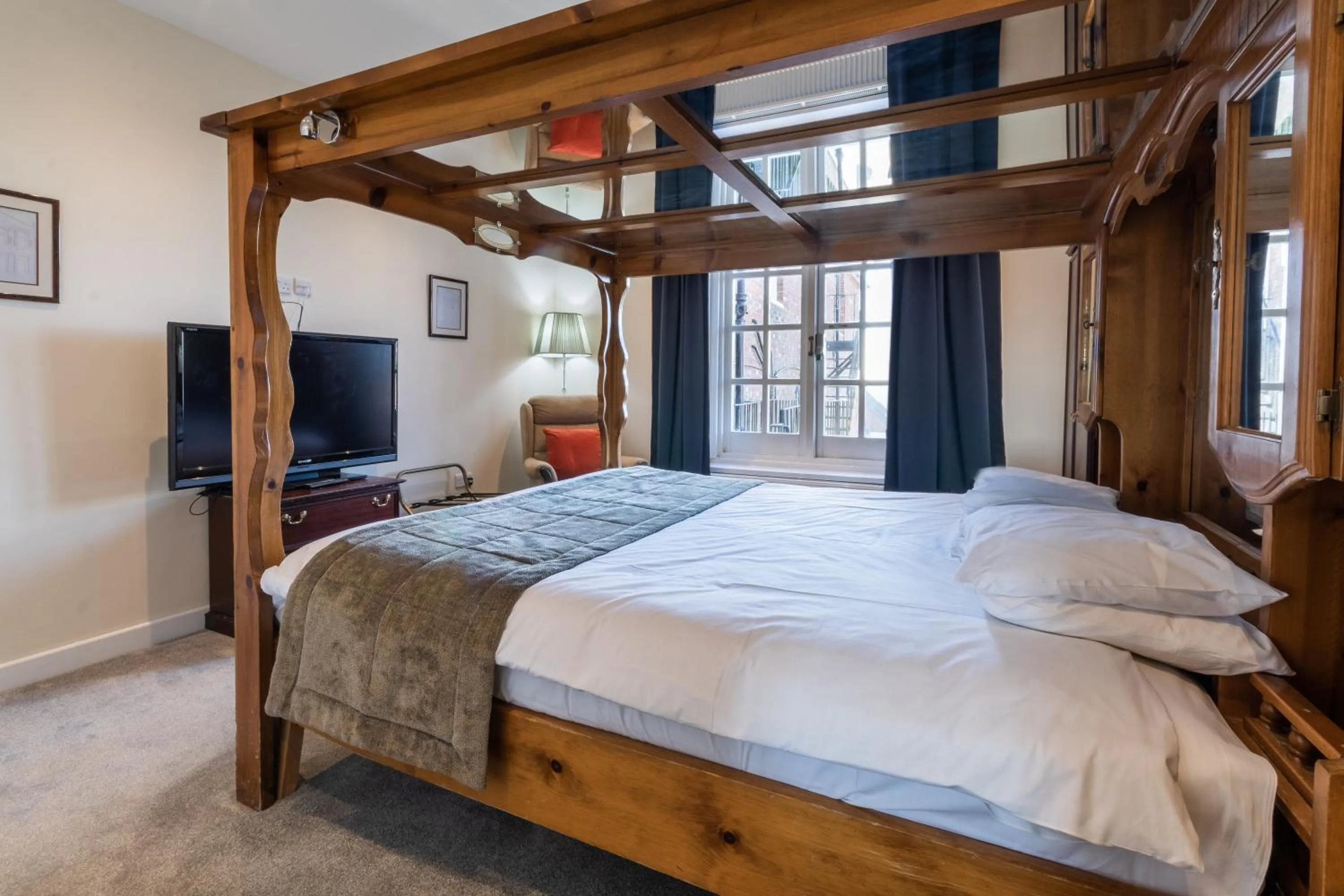 Bed in The George Hotel