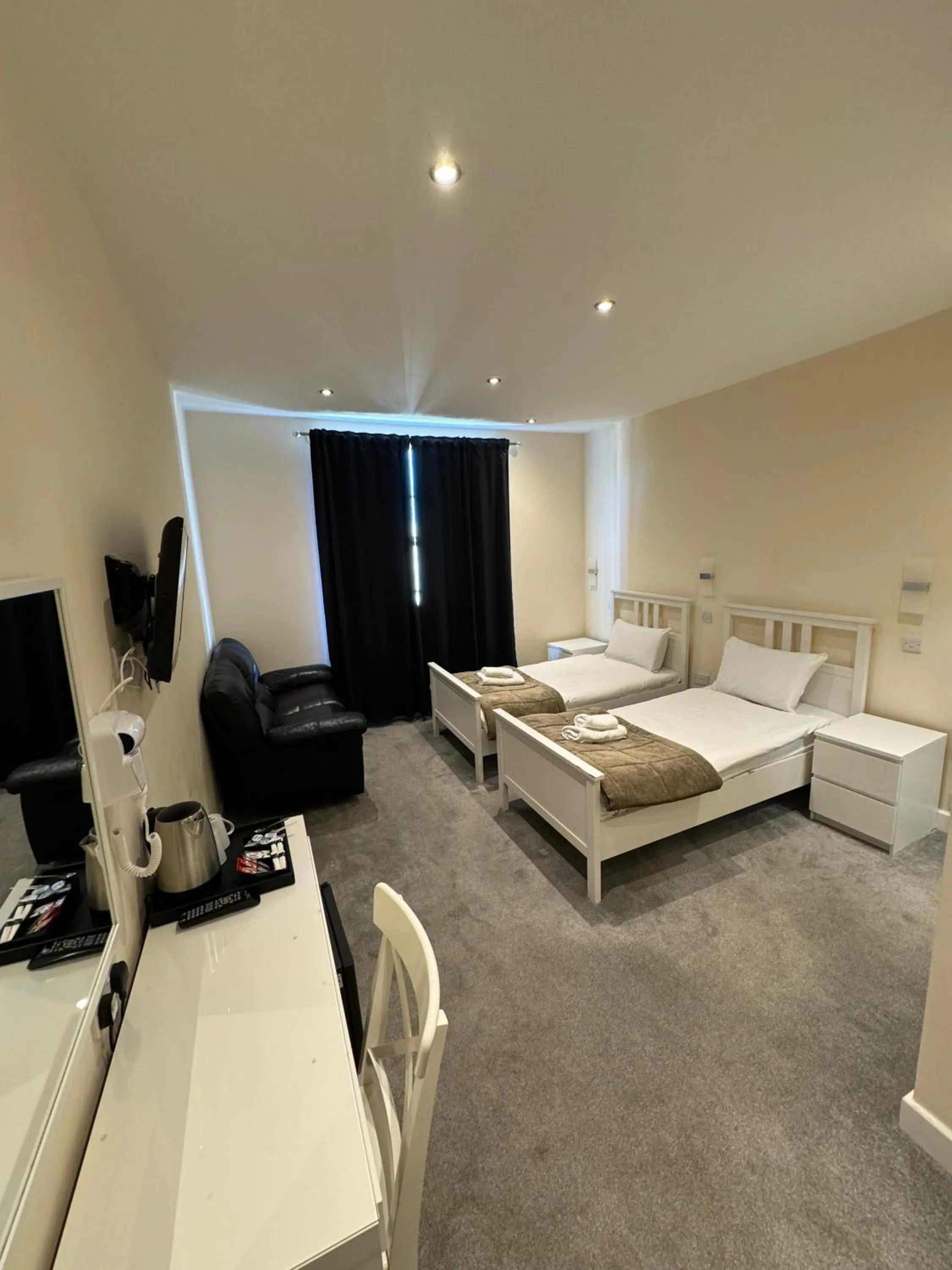 View (from property/room), Bed in The George Hotel