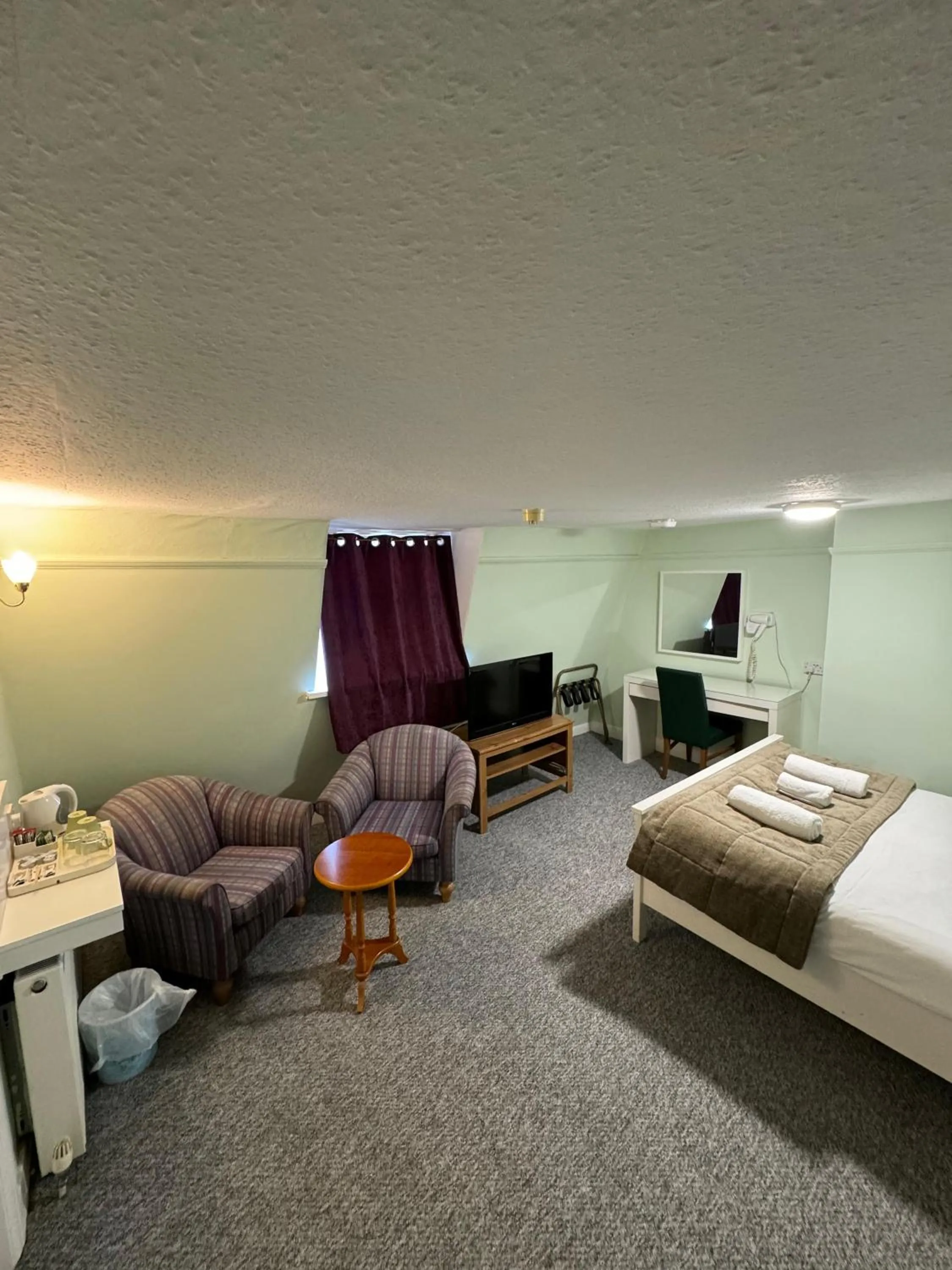 Bedroom, Bed in The George Hotel